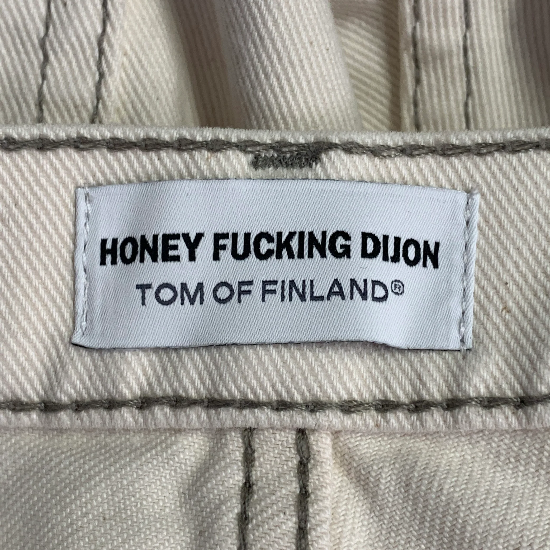 HONEY FUCKING DIJON x TOM of FINLAND Size M Beige Brown Face Print Cotton 5 Pocket Jeans - Image 5