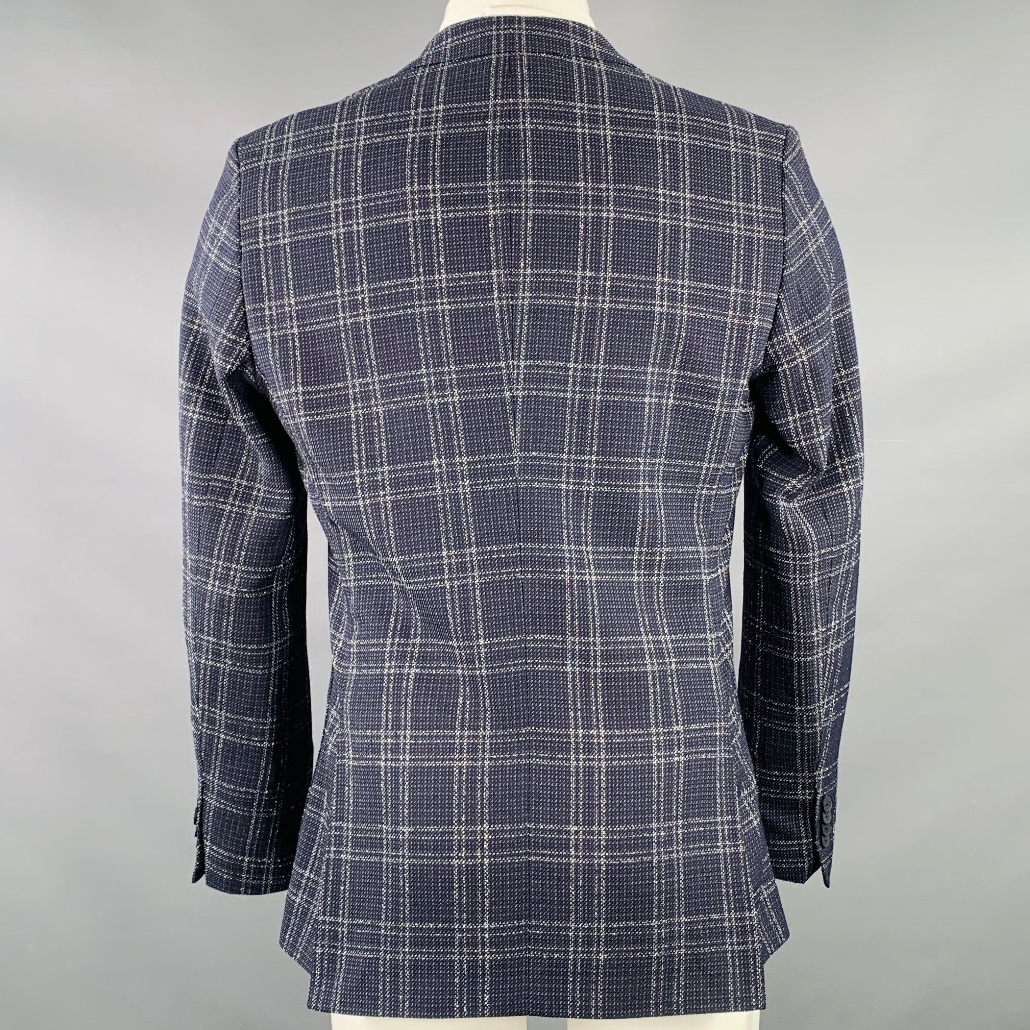 HUGO BOSS Size 40 Navy White Plaid Virgin Wool Blend Sport Coat - Image 4
