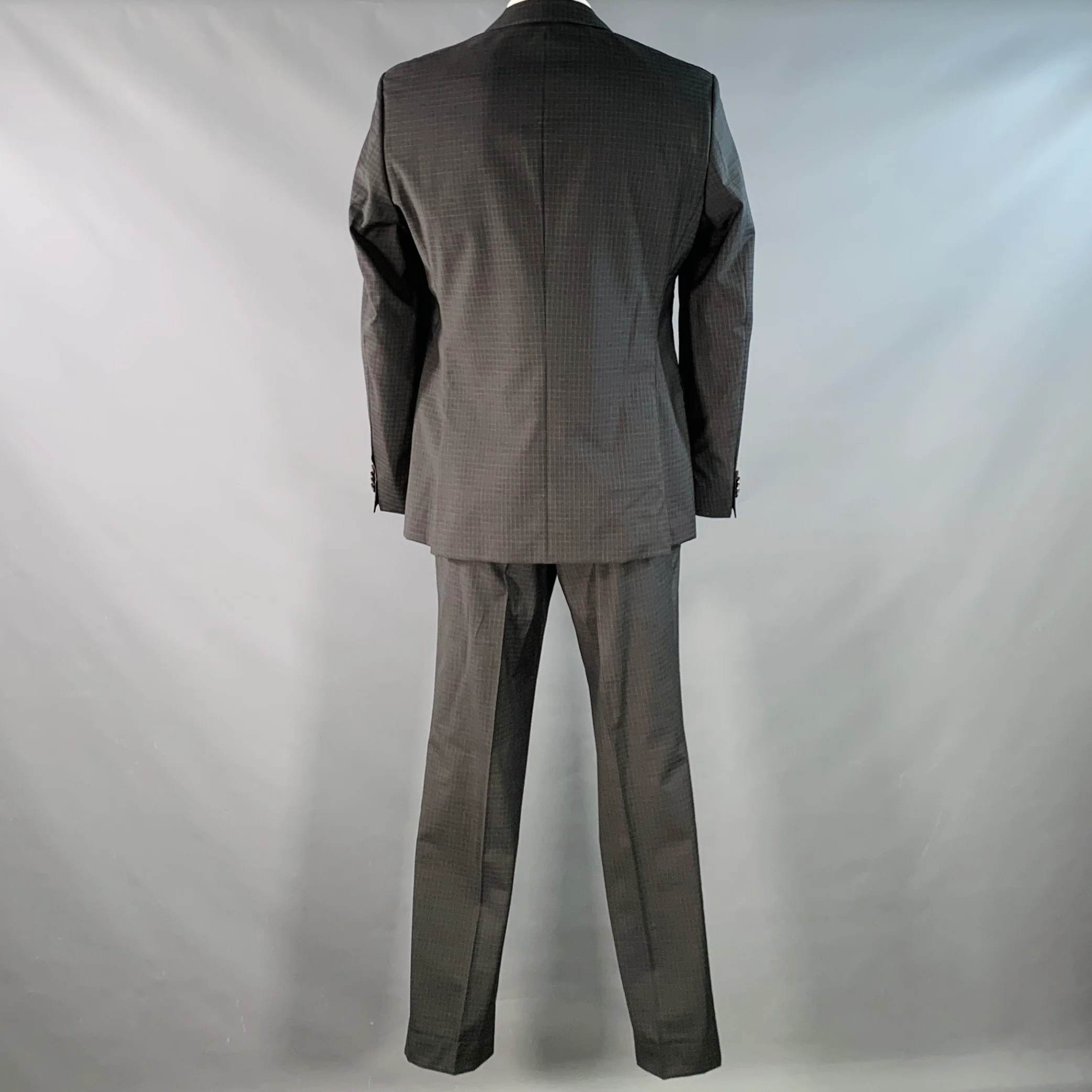HUGO BOSS Size 42 Regular Grey Black Checkered Virgin Wool Notch Lapel Suit - Image 4