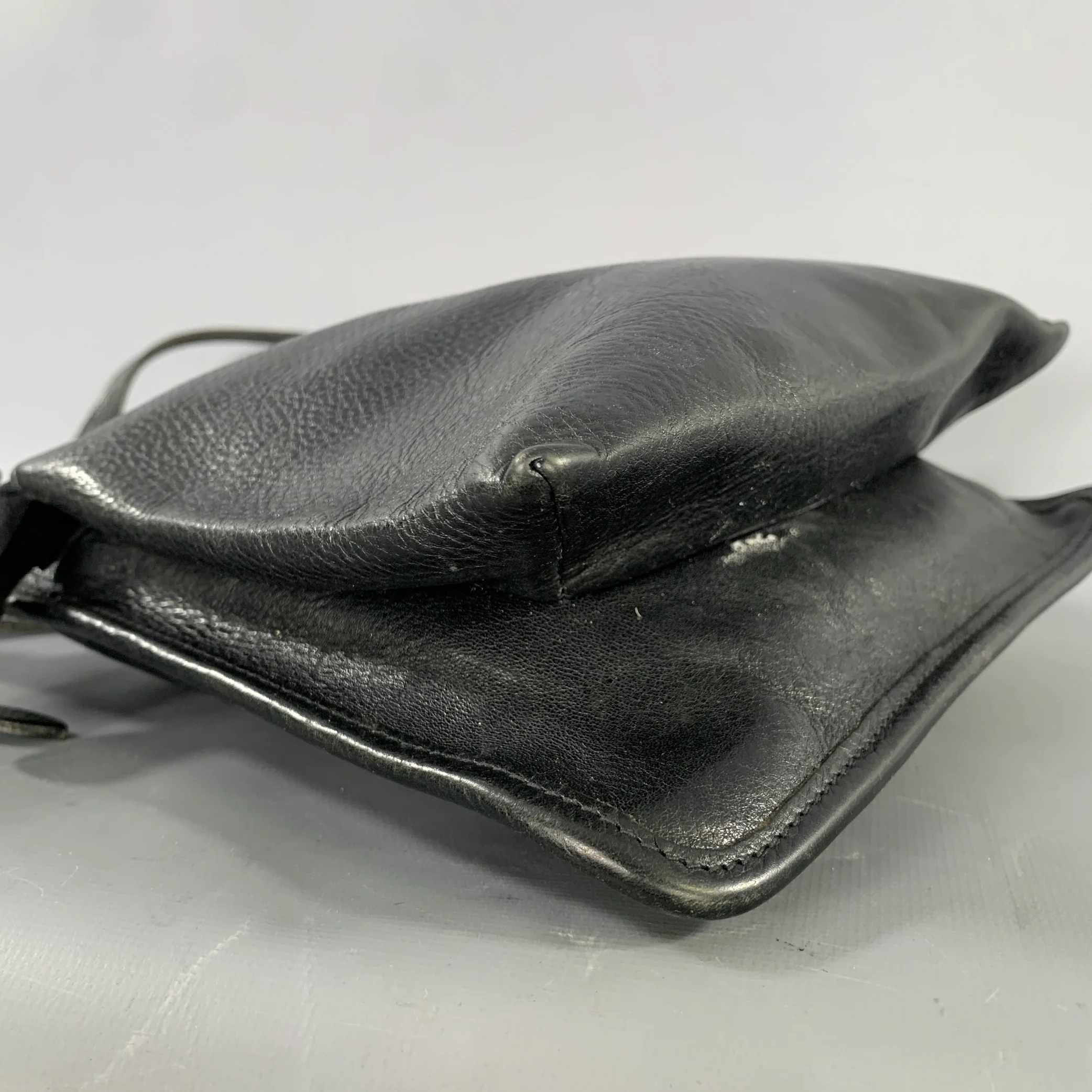 IL BISONTE Black Cowhide Leather Cross Body Handbag & Leather Goods - Image 7