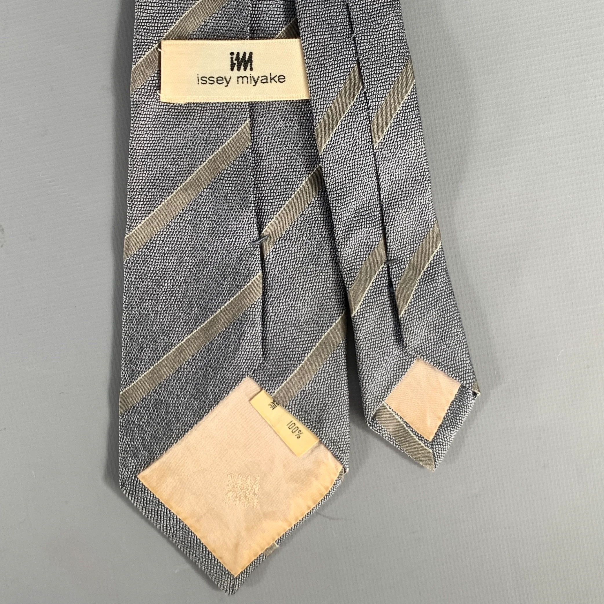 ISSEY MIYAKE Gray Tan Stripe Silk Tie - Image 2