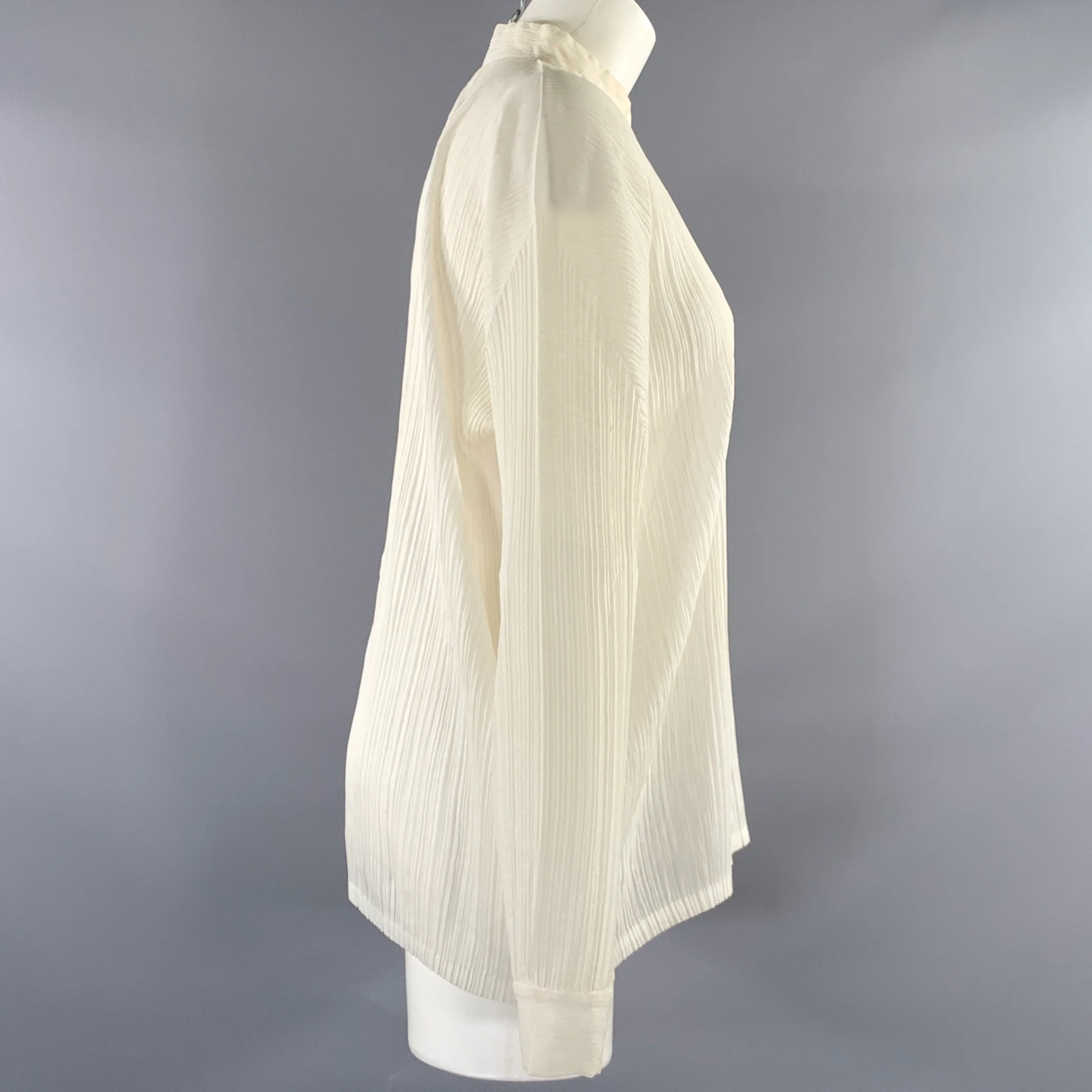 ISSEY MIYAKE Size S Cream Polyester Crinkled Nehru Collar Blouse - Image 2