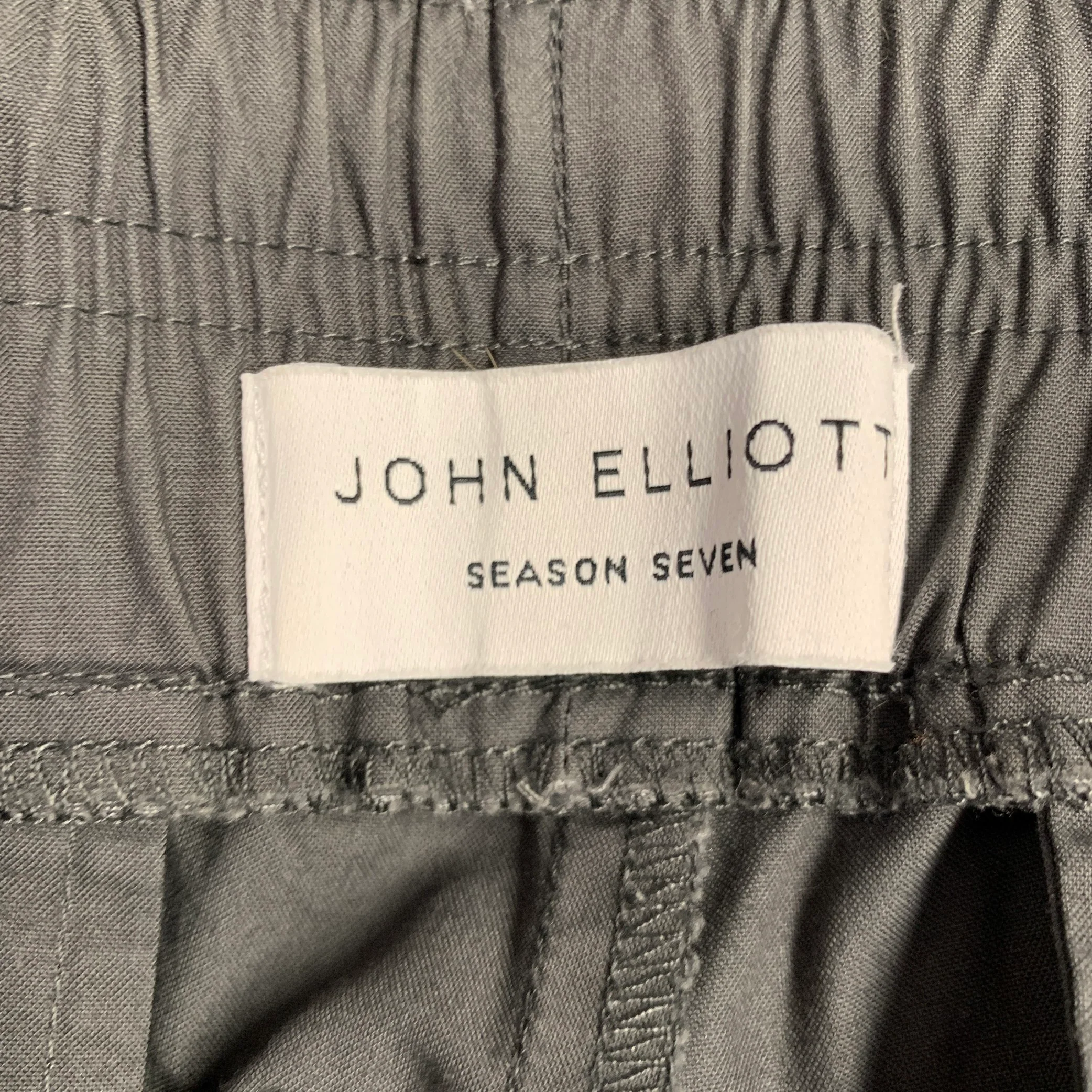 JOHN ELLIOTT Size 30 Grey Cotton Cargo Shorts - Image 3
