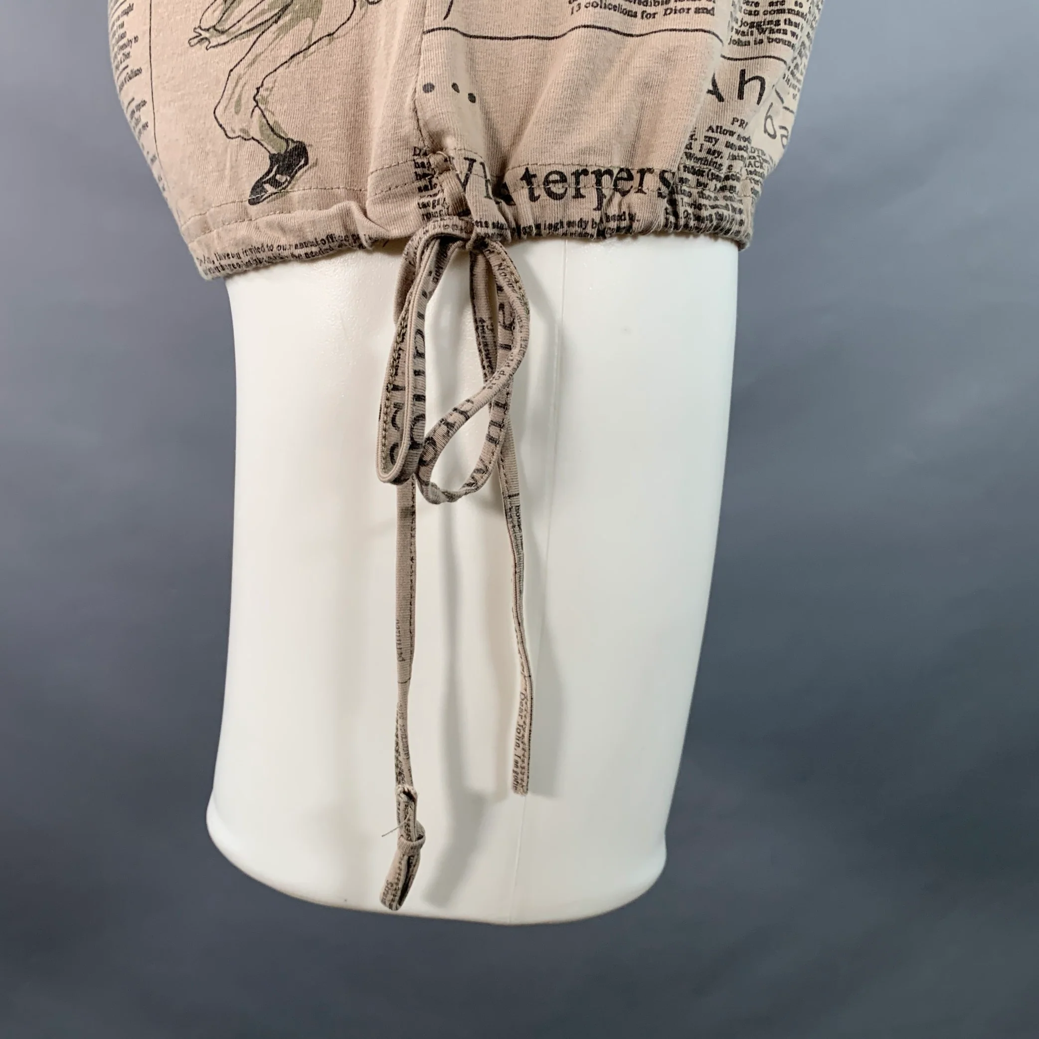 JOHN GALLIANO Size M Khaki Black Newspaper Cotton Blend Jersey Hooded Short Sleeve Shirt - Image 6
