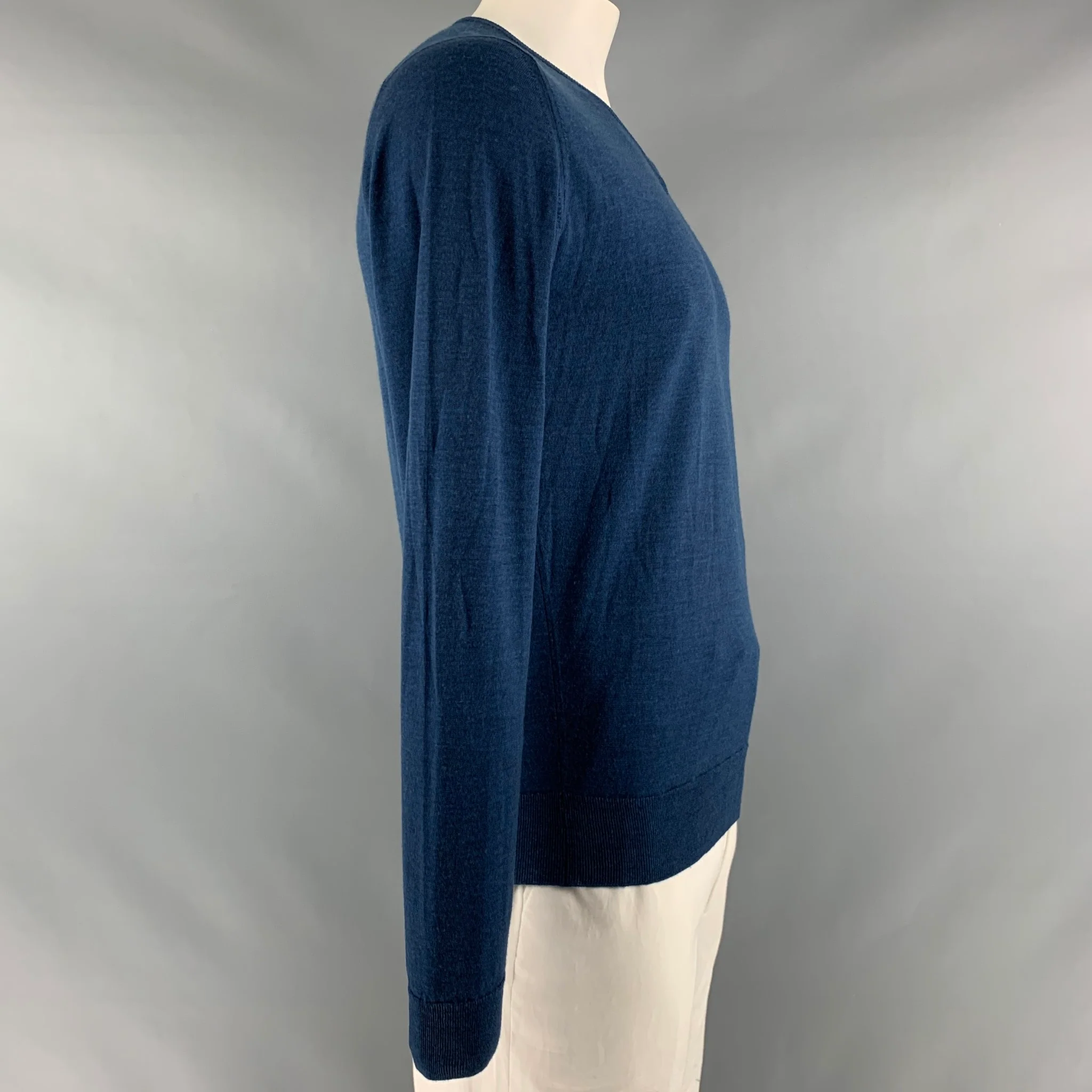 JOHN SMEDLEY Size L Navy Wool V-Neck Pullover - Image 3