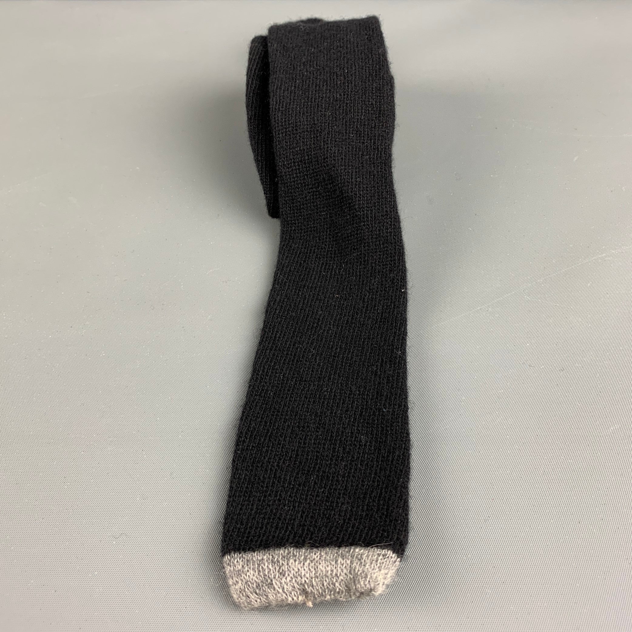 JOHN VARVATOS Black Grey Cashmere Knitt Tie - Image 2