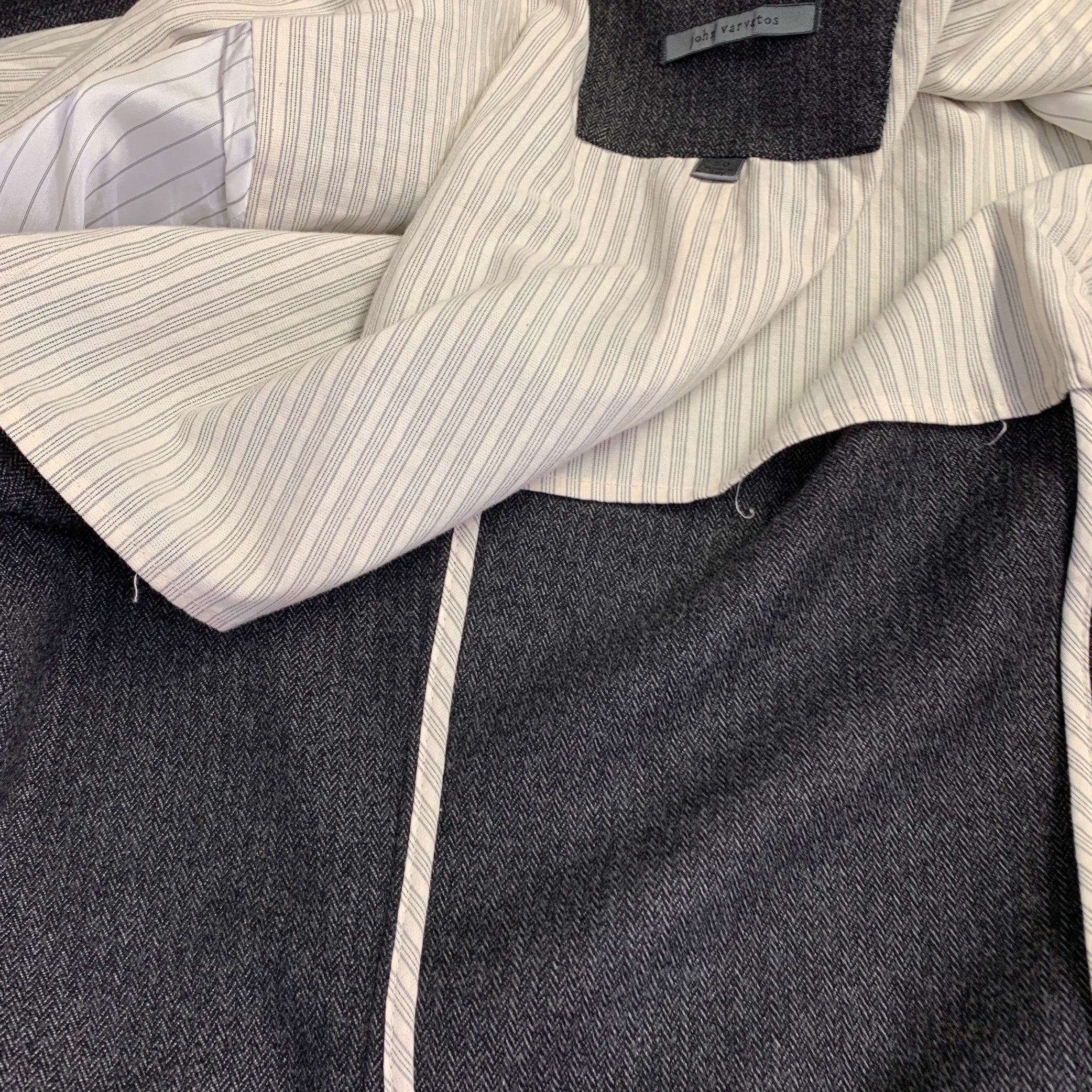 JOHN VARVATOS Size 40 Grey Black Herringbone Wool Blend Sport Coat - Image 7