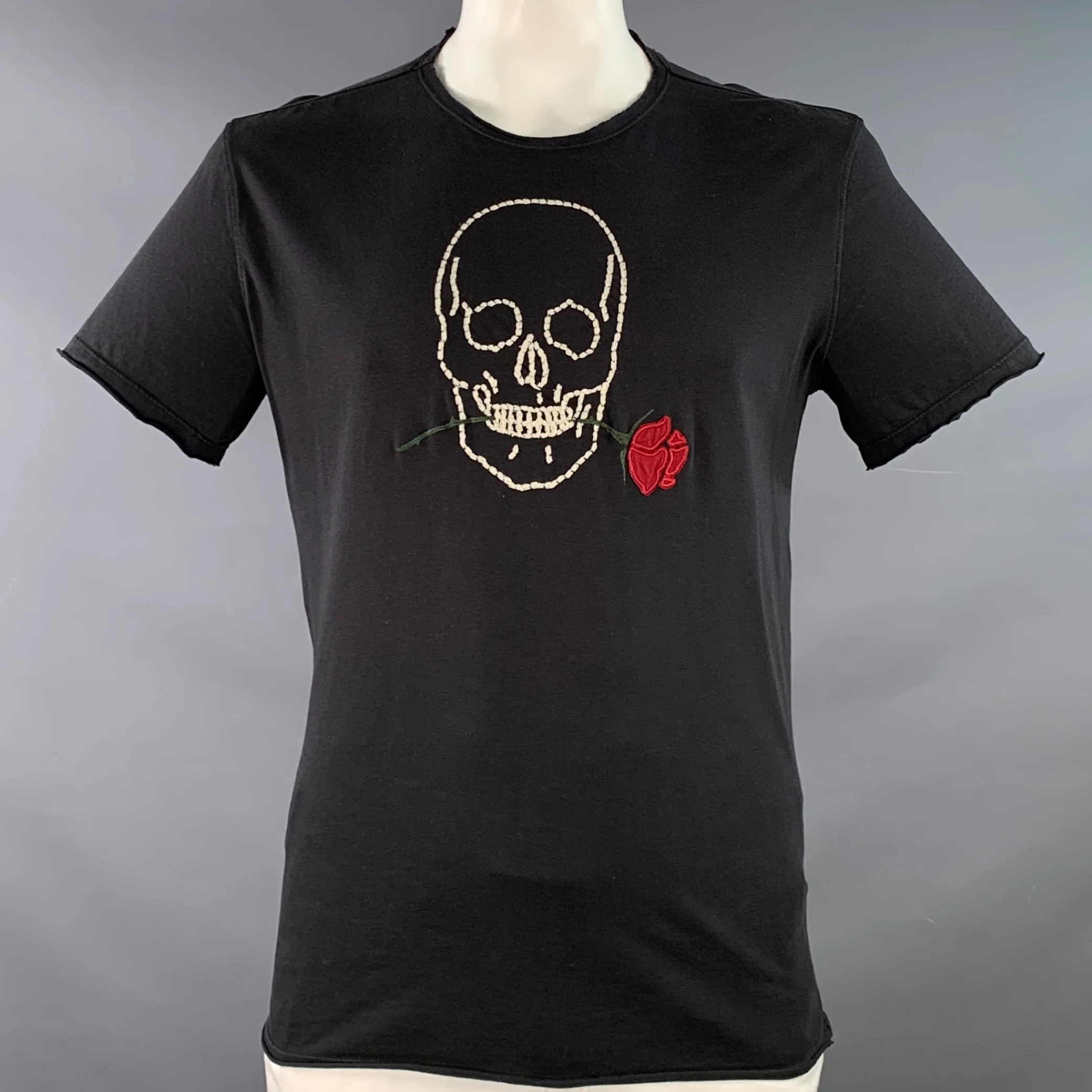 JOHN VARVATOS Size L Black Cream Red Embroidery Cotton Skull Rose Short Sleeve T-shirt