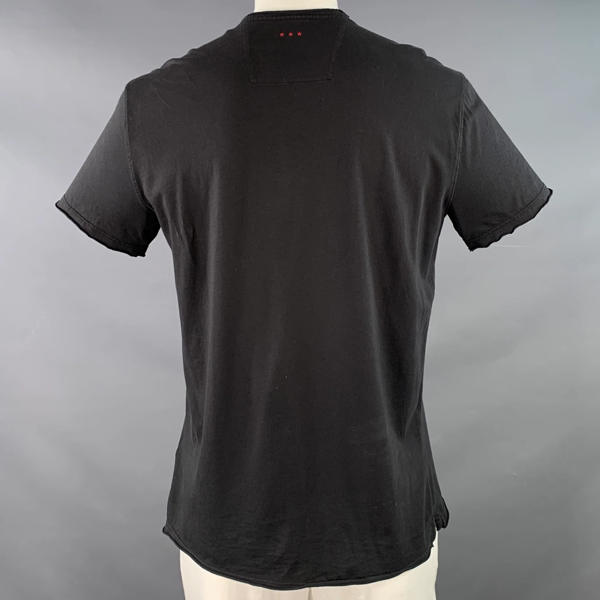 JOHN VARVATOS Size L Black Cream Red Embroidery Cotton Skull Rose Short Sleeve T-shirt - Image 4