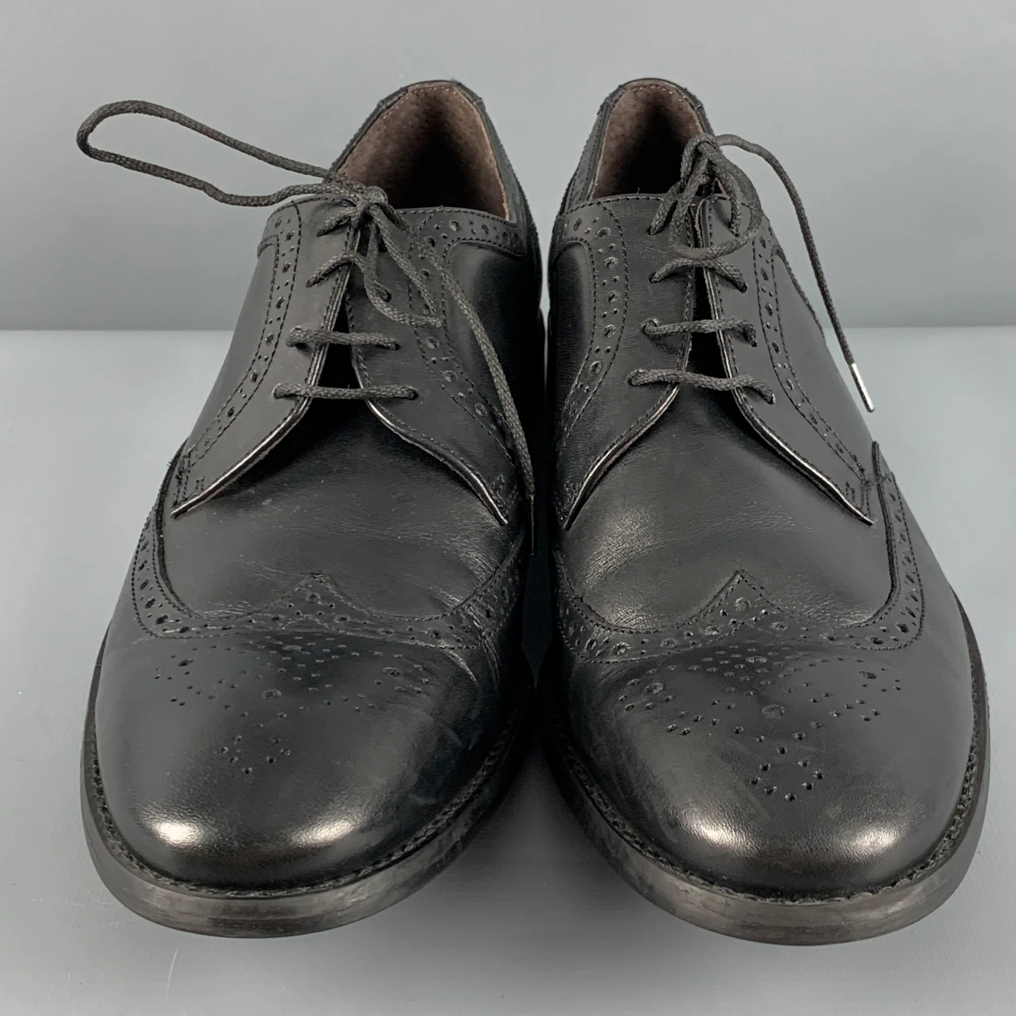 JOHN VARVATOS * U.S.A. Size 10.5 Black Perforated Leather Wingtip Lace Up Shoes - Image 4