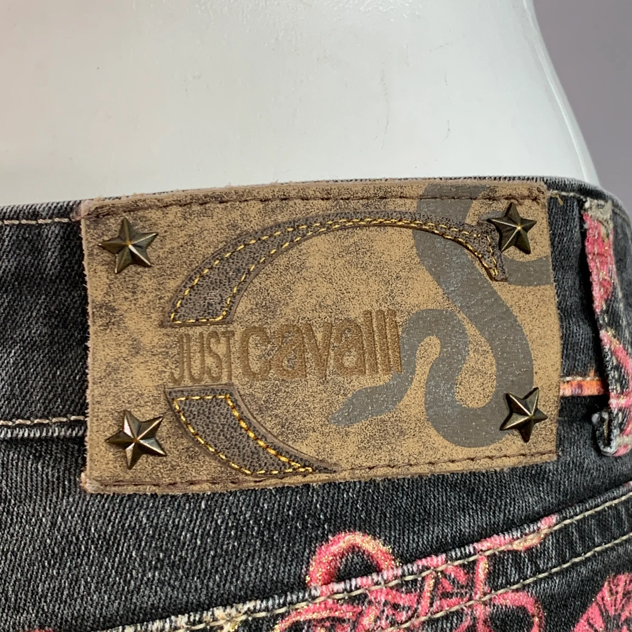 JUST CAVALLI Size 27 Grey Pink Gold Cotton Blend Abstract Tassels Jeans - Image 4