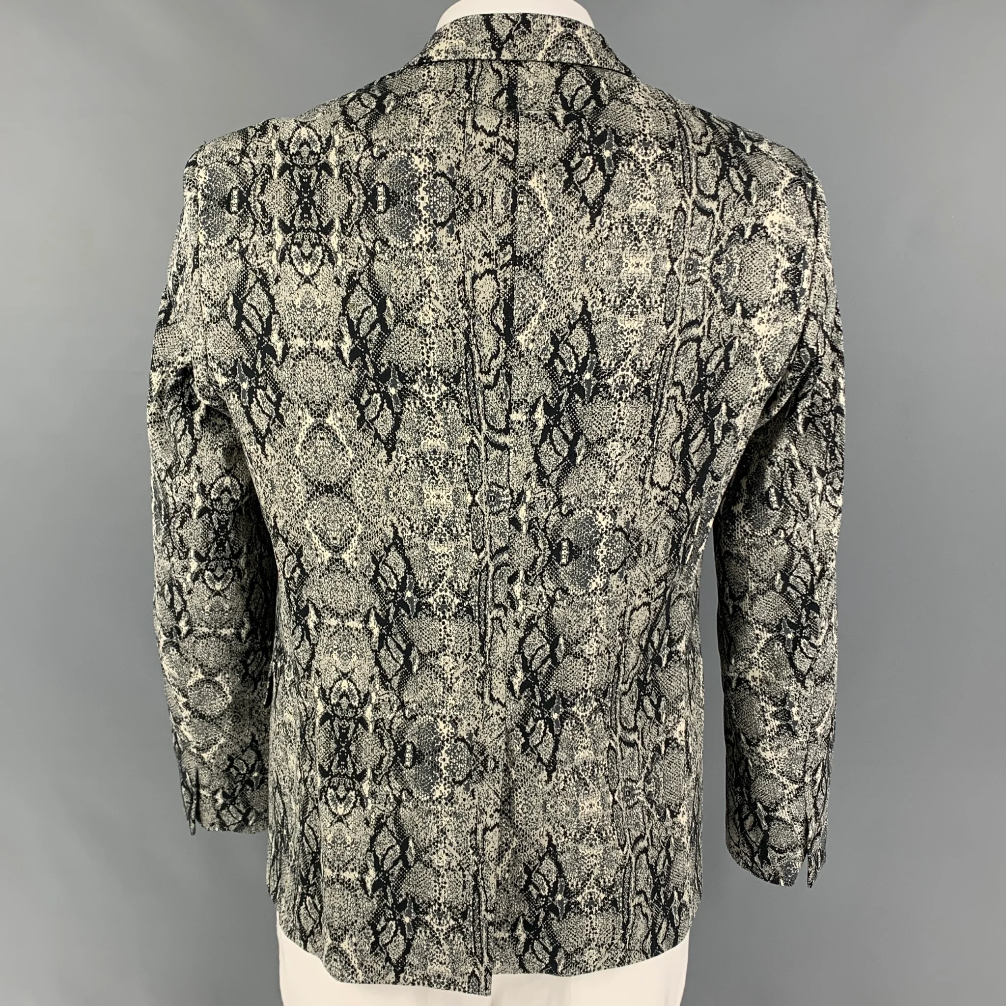 JUST CAVALLI Size 42 Grey Black Snake Skin Print Cotton Blend Peak Lapel Sport Coat - Image 3