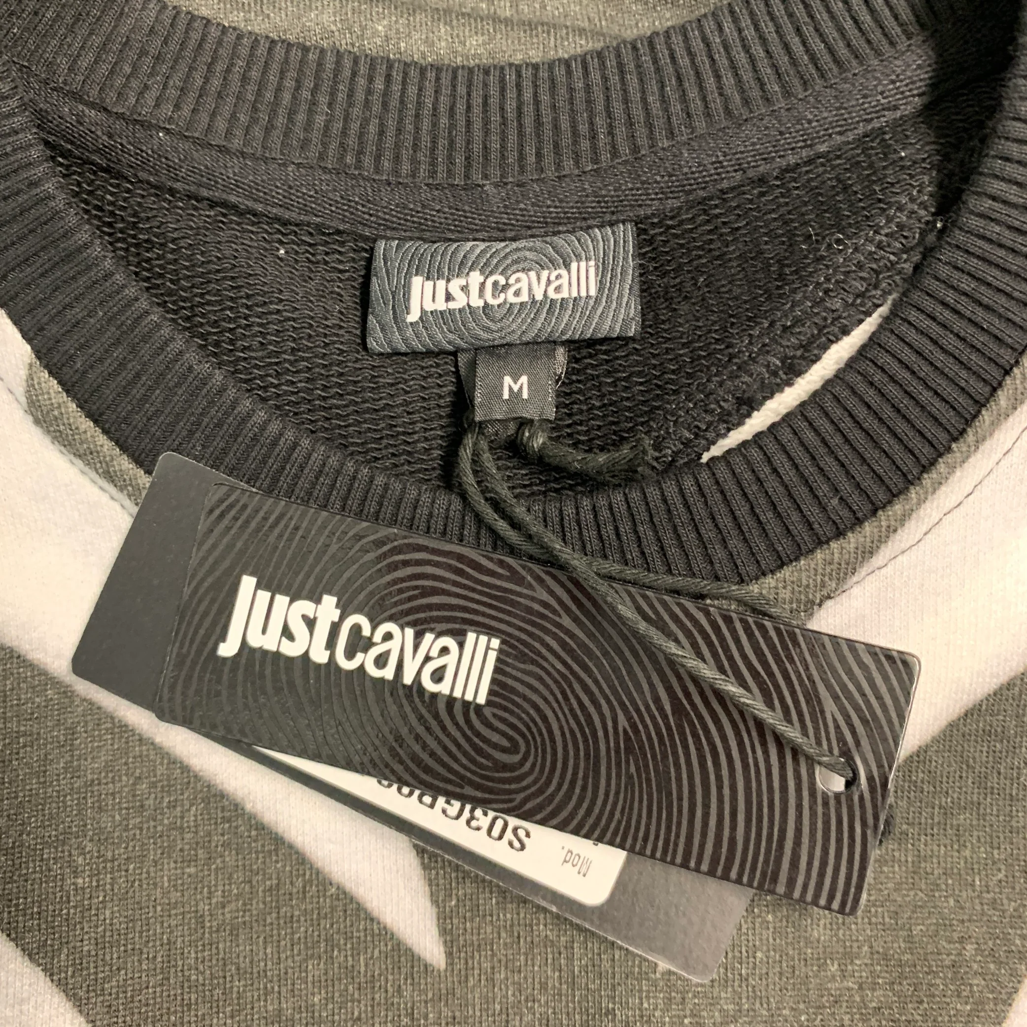 JUST CAVALLI Size M 2015 Black White Graphic Cotton Crew Neck Sweatshirt - Image 6