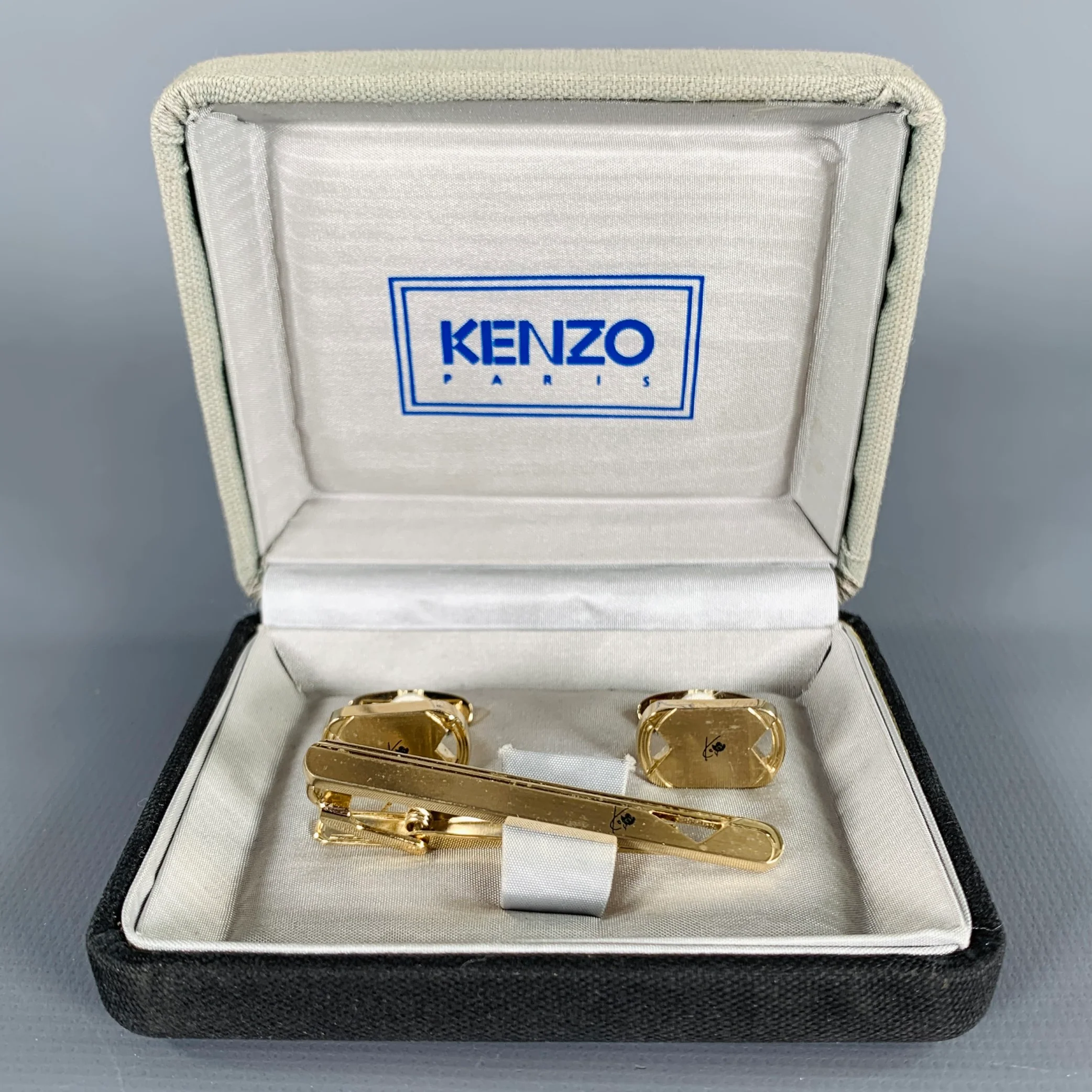 KENZO Gold Metal Monogram Cuff Links Tie Clip Set - Image 4