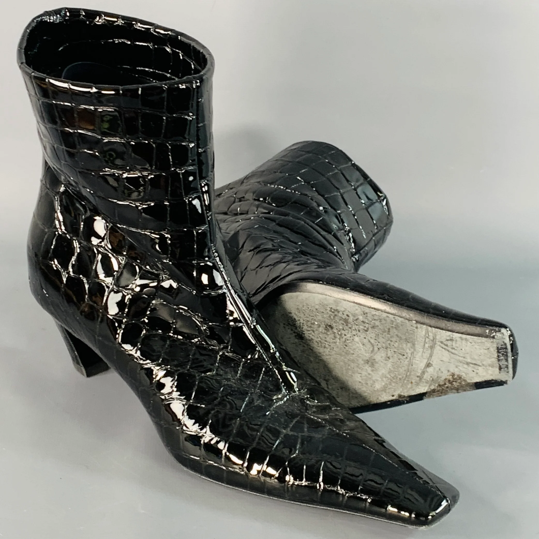 KHAITE Size 9.5 Black Alligator Patent Leather Kitten Heel Ankle Boots - Image 5