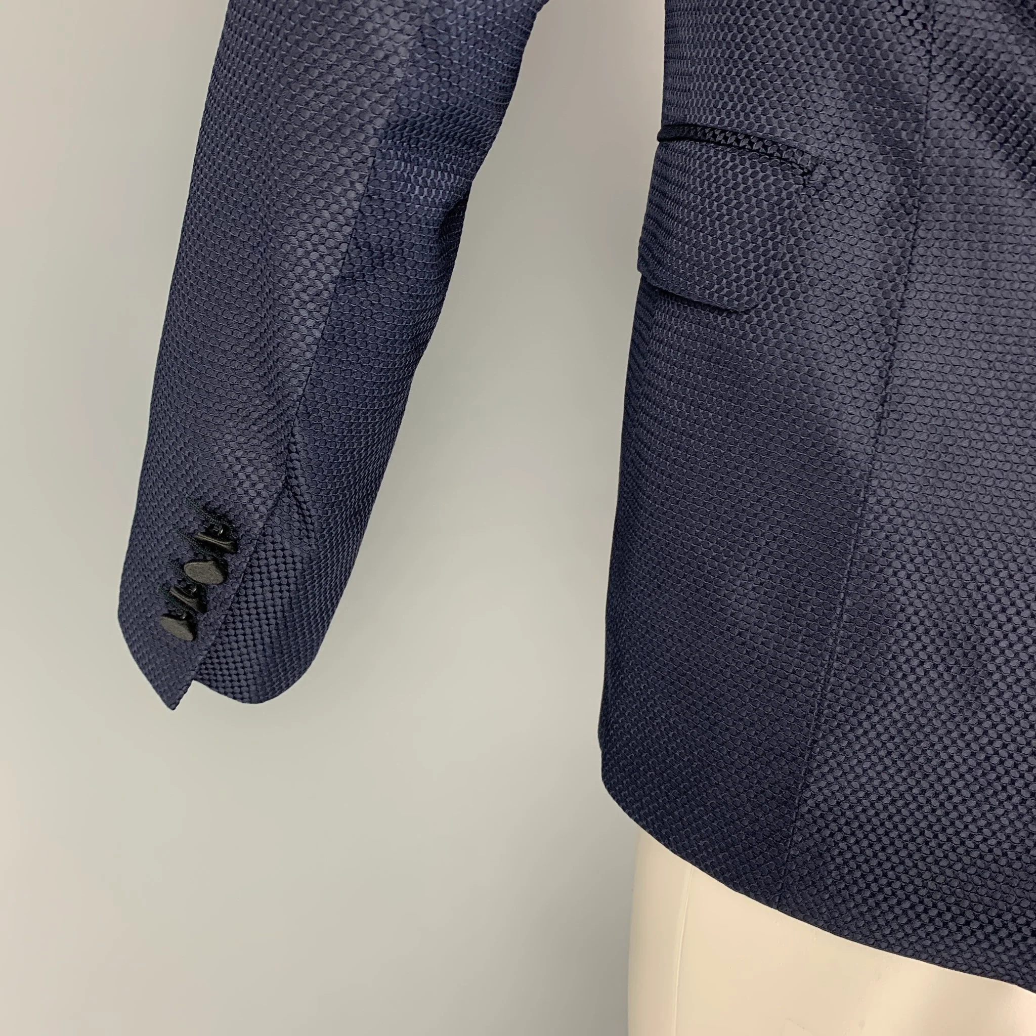 LANVIN Size 36 Navy Black Textured Silk Cotton Peak Lapel Sport Coat - Image 5