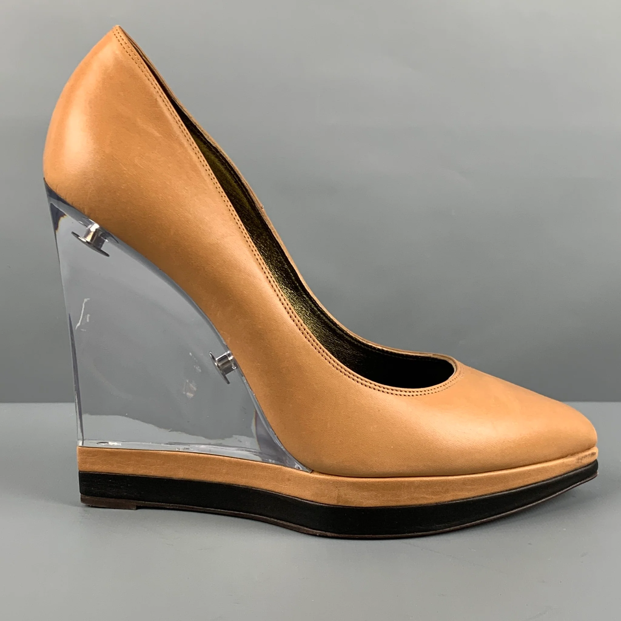 LANVIN Size 9.5 Beige Clear Leather Wedge Pumps - Image 2