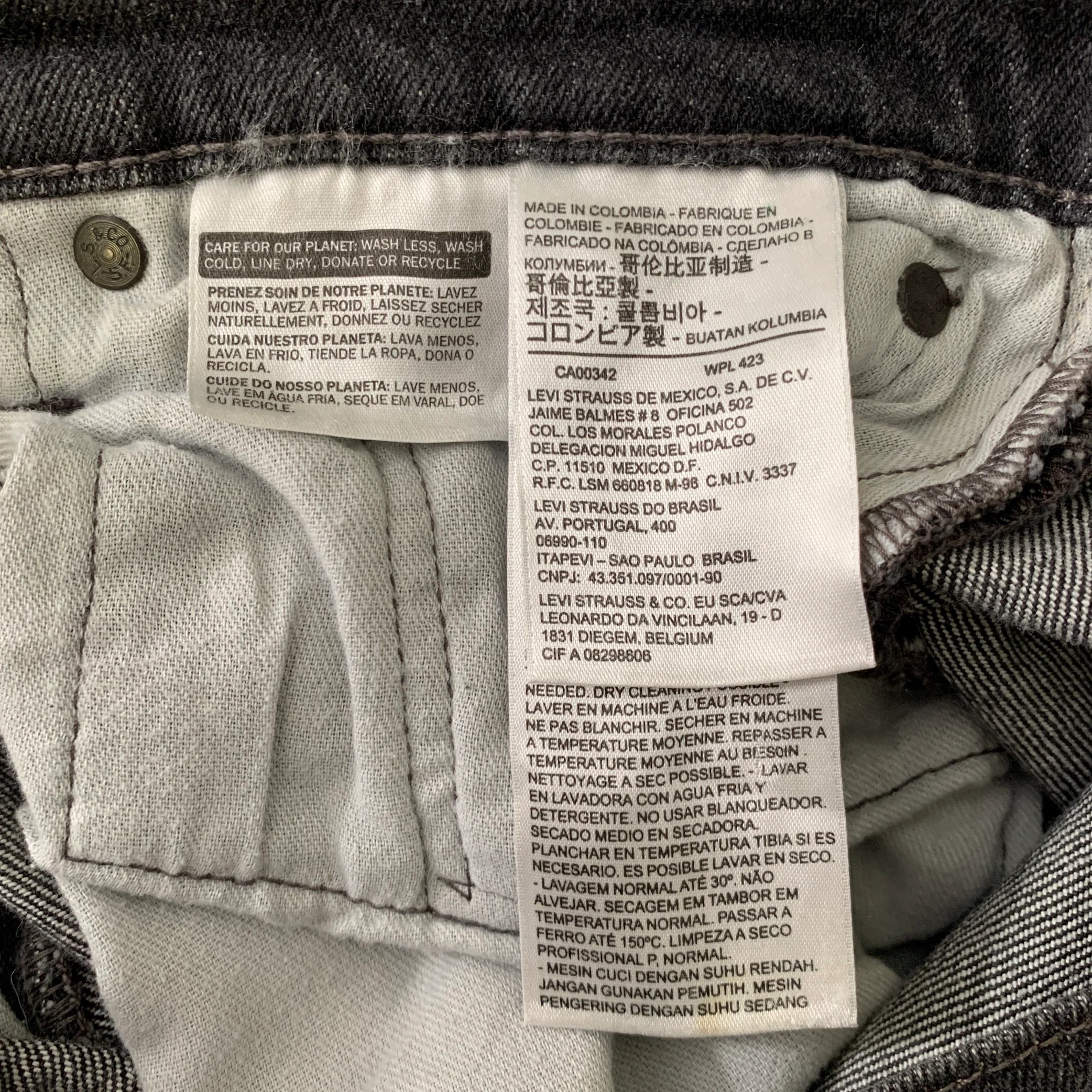 LEVI Size 32 Black Cotton Blend Relax Jeans - Image 4