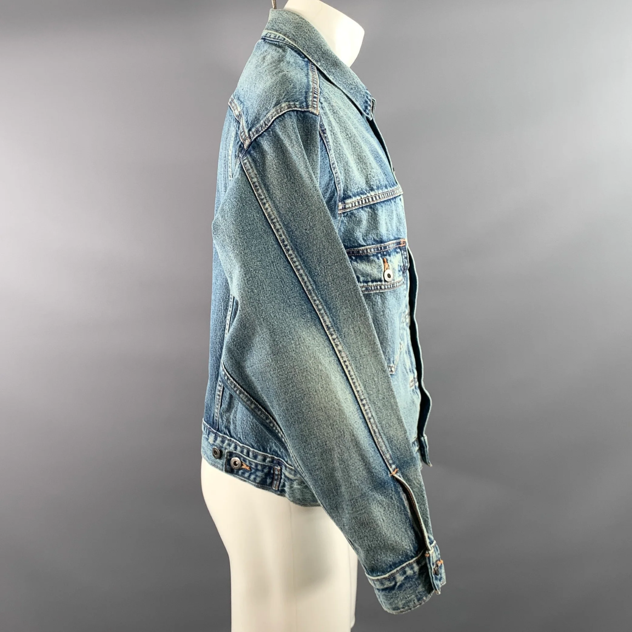 LEVI'S MADE & CRAFTED Size M Blue Light Blue Washed Cotton Trucker Jacket - Image 2