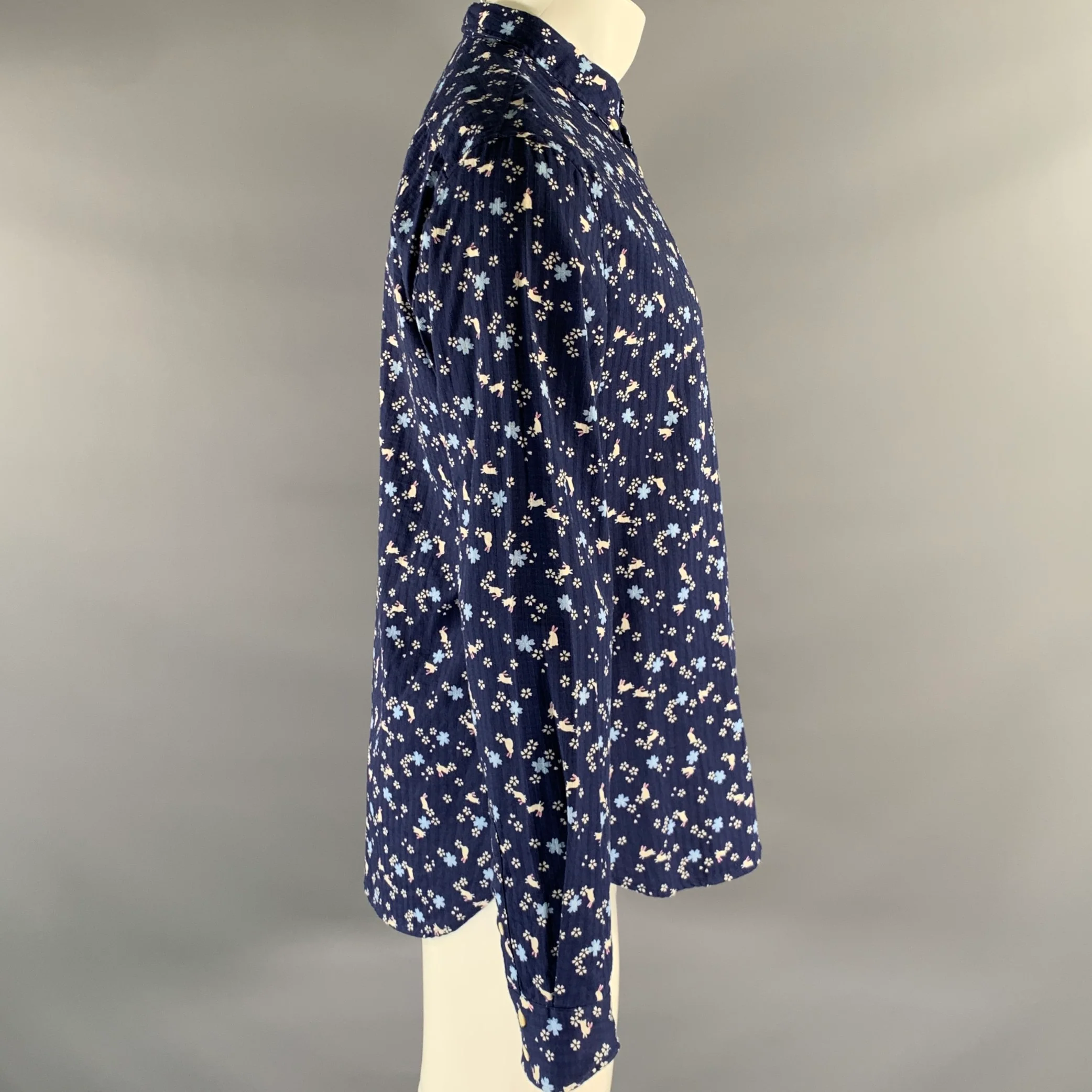 LEVI'S Size M Navy Blue Floral Rabbit Print Cotton Long Sleeve Shirt - Image 3