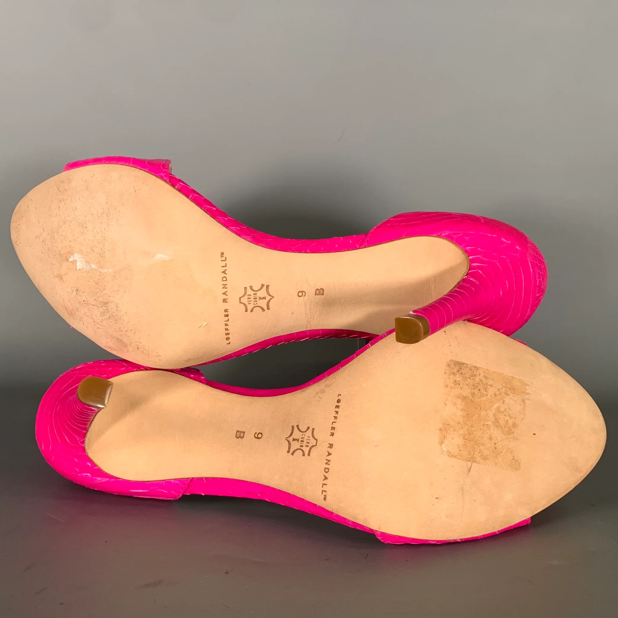LOEFFLER RANDALL Size 9 Pink Embossed Pumps - Image 6