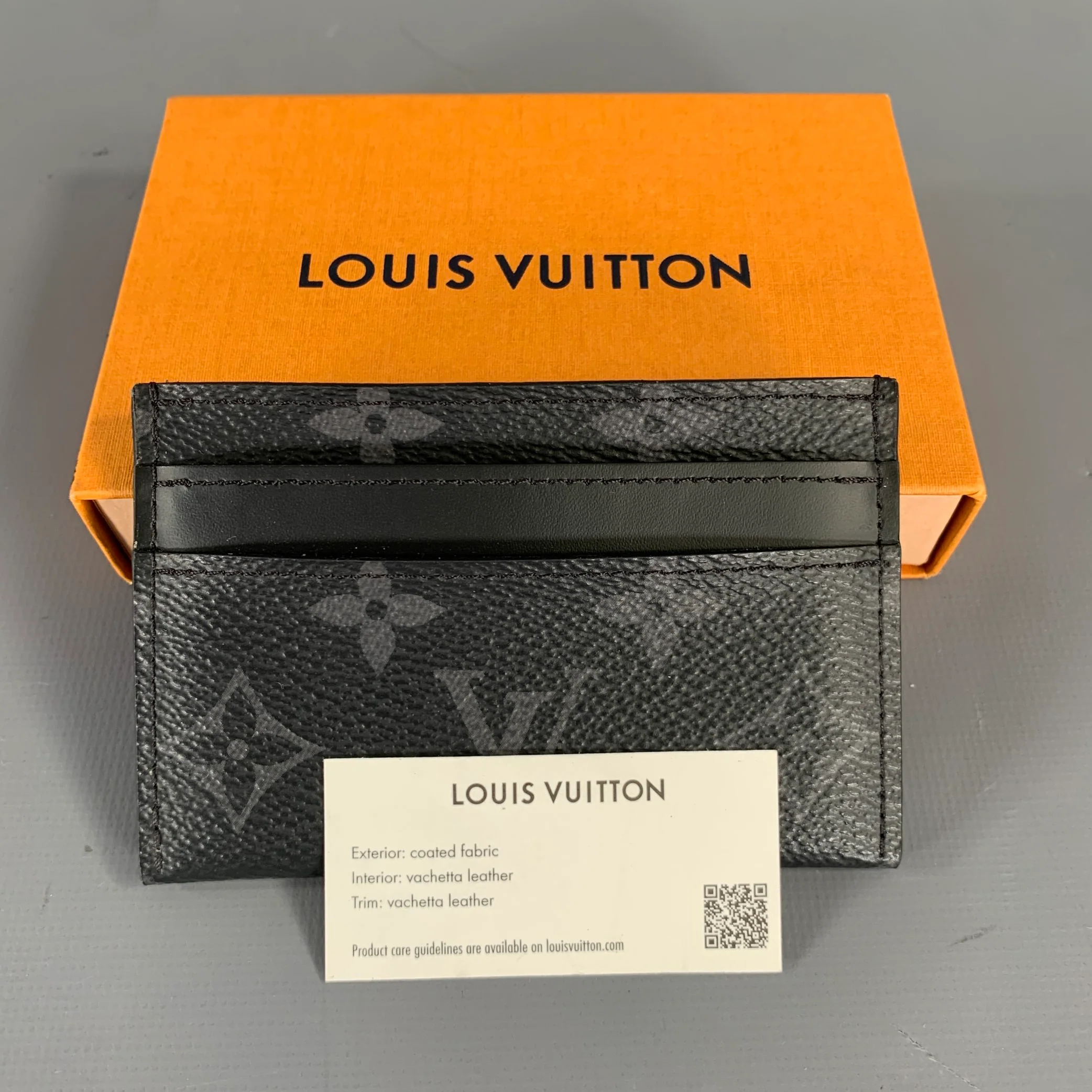 LOUIS VUITTON Black Grey M62170 Logo Lambskin Wallet - Image 4