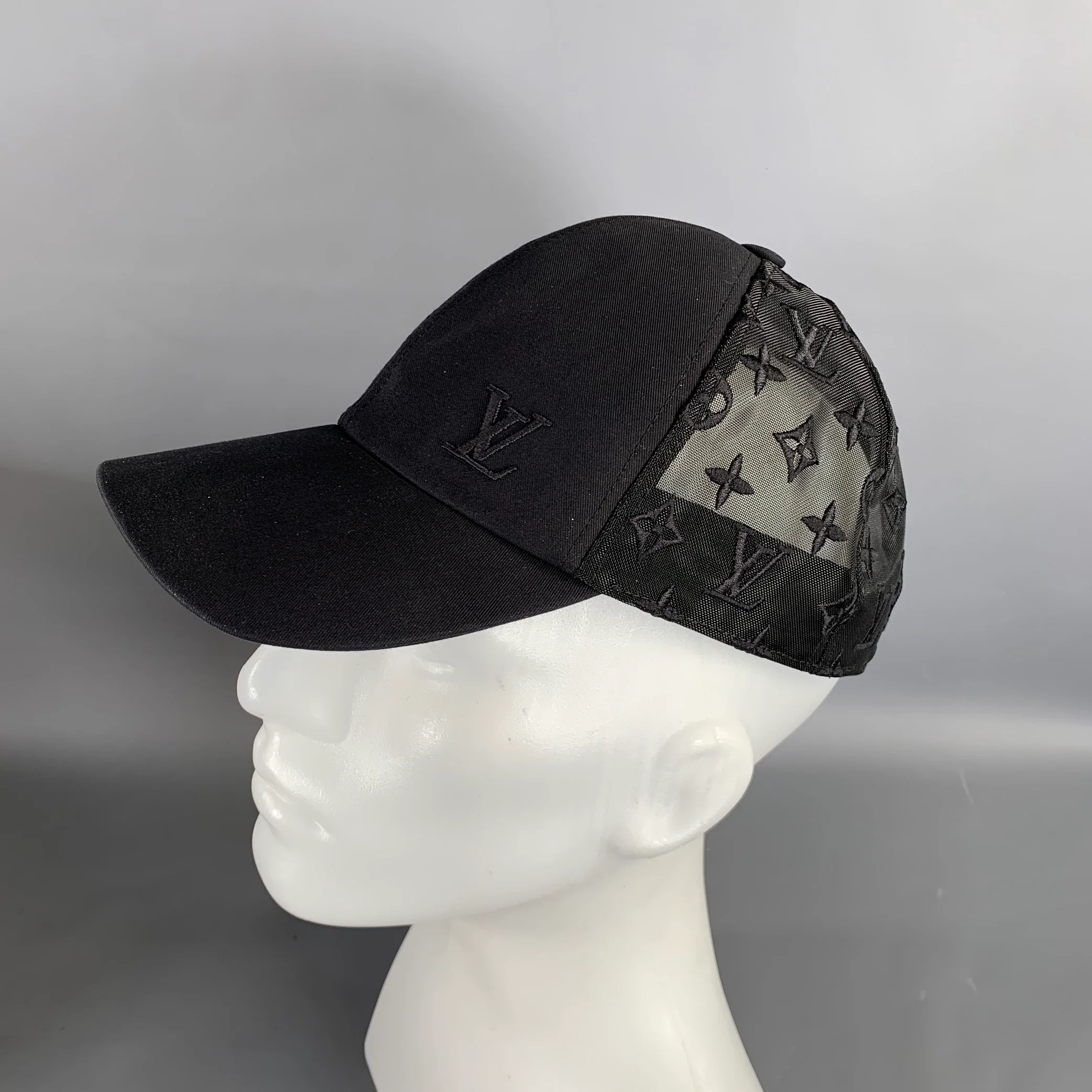 LOUIS VUITTON Black Hats - Image 5
