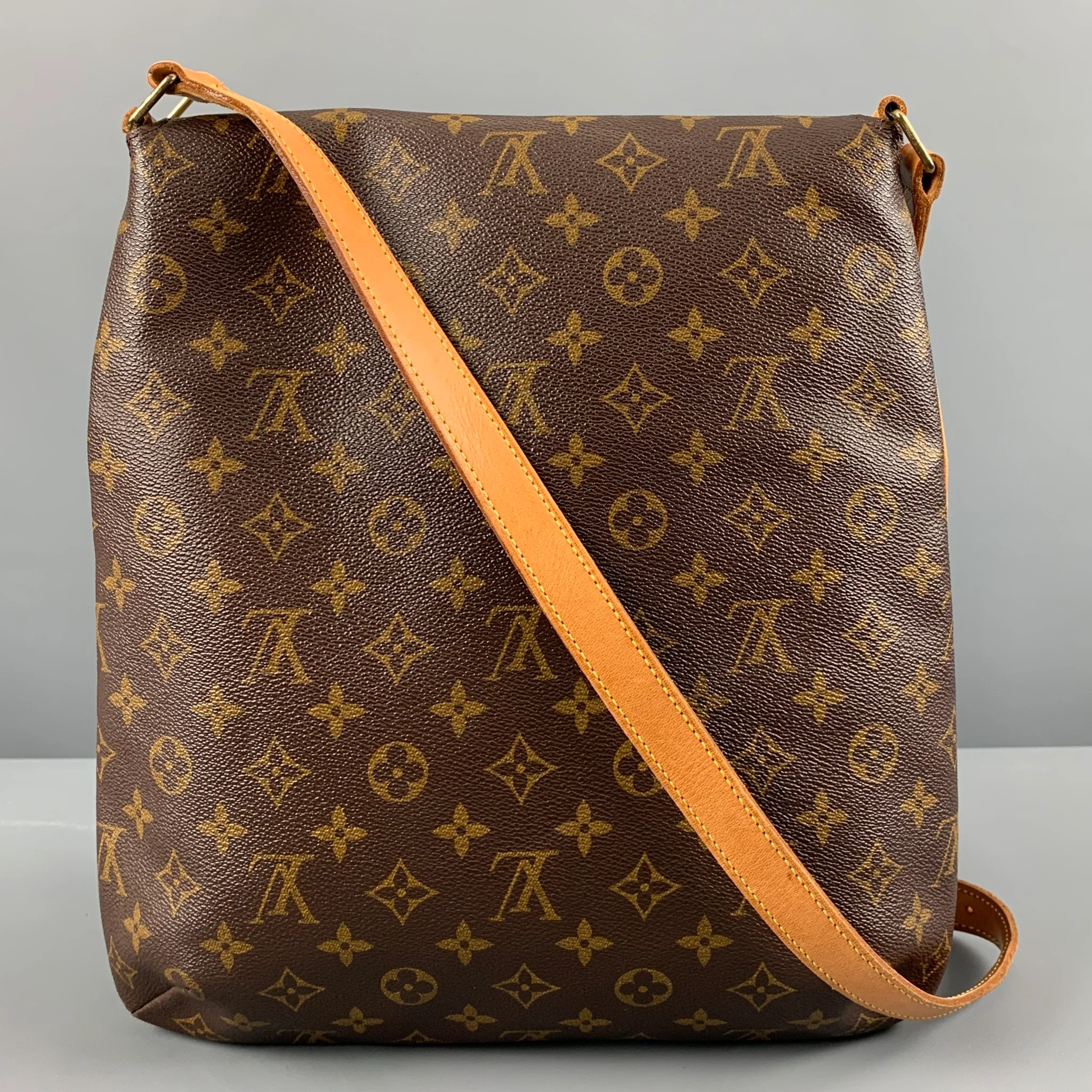 LOUIS VUITTON Brown Beige Monogram Coated Canvas Handbag - Image 3