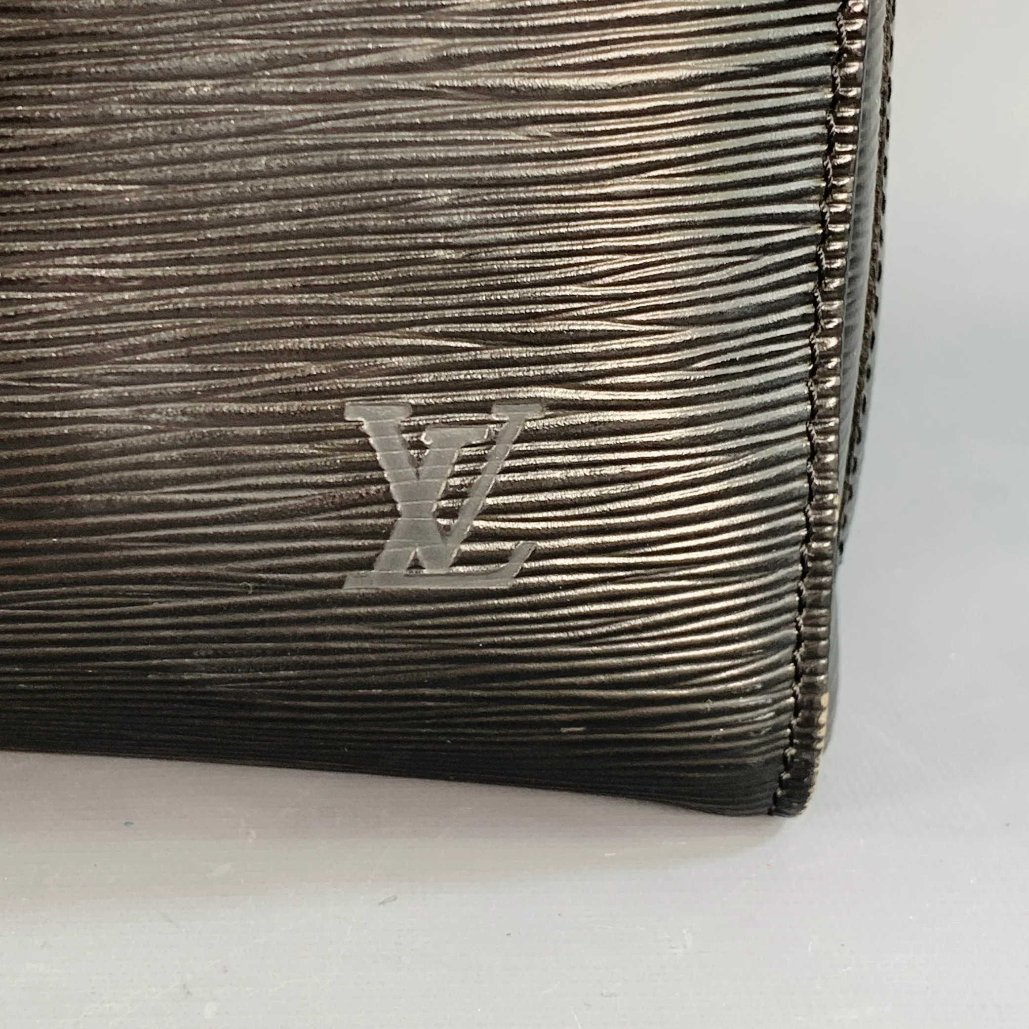 LOUIS VUITTON Keepall Black Epi Leather Duffle Bag - Image 3