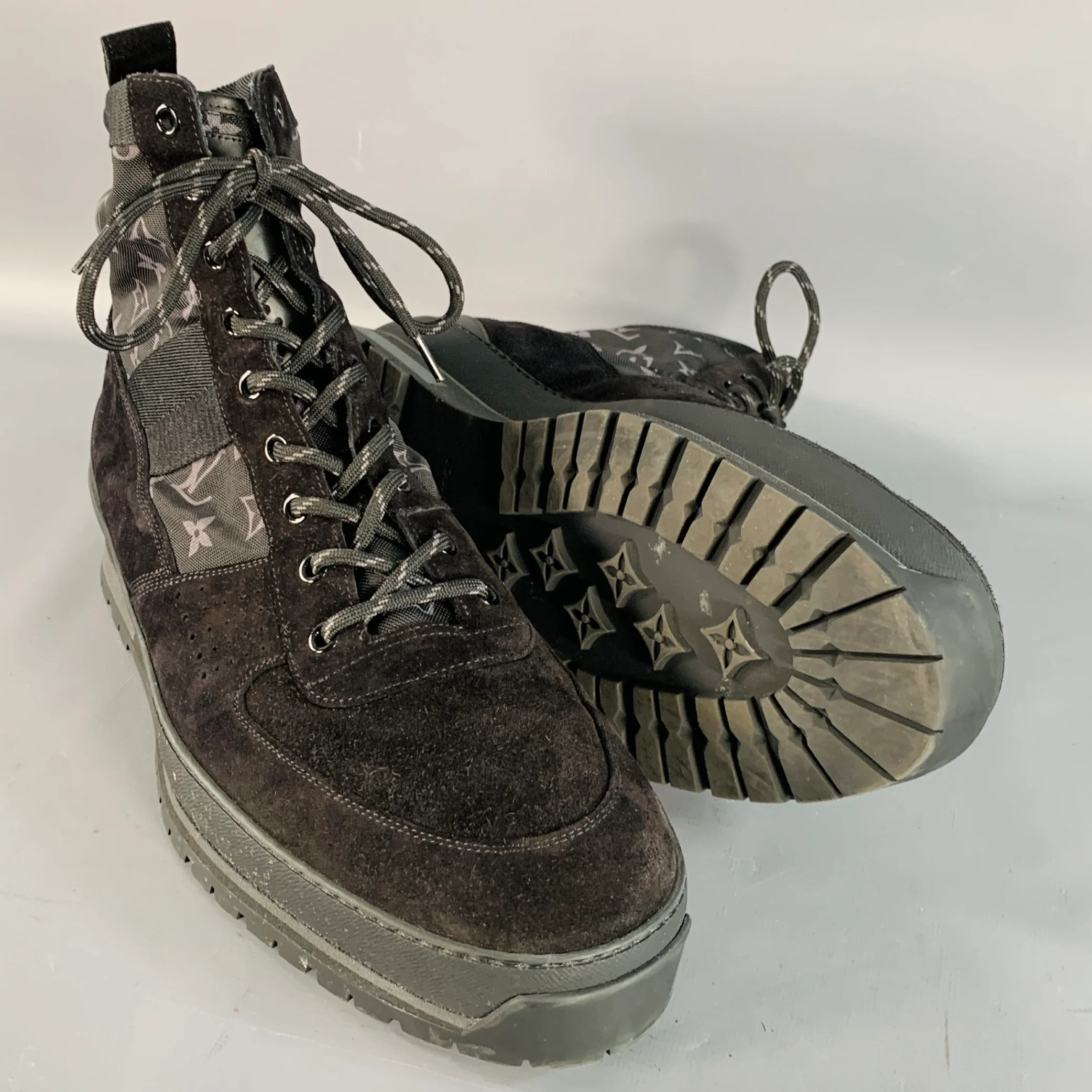 LOUIS VUITTON Size 10.5 Harlem Black Logo Canvas High Top Boots - Image 5