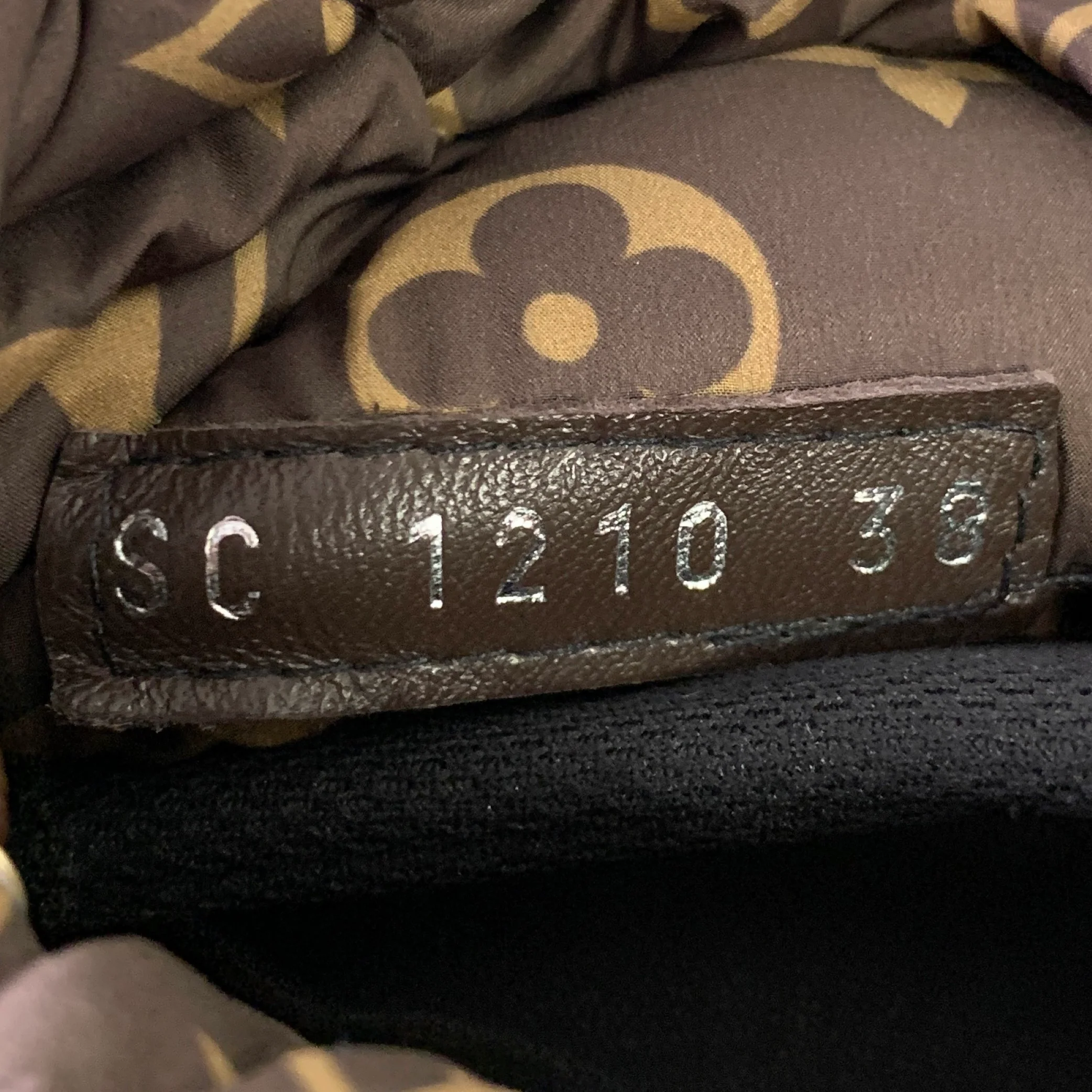LOUIS VUITTON Size 8 Pillow Comfort Green Brown Nylon Monogram Boots - Image 9