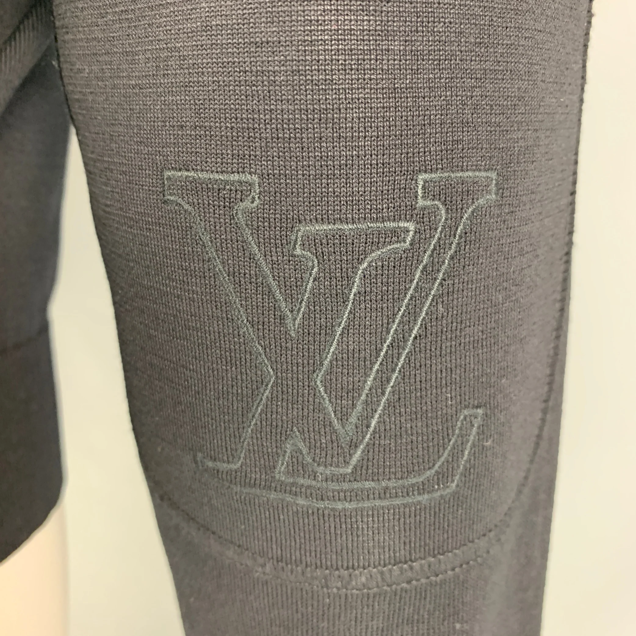 LOUIS VUITTON Size M Black Knitted Wool Silk Crew-Neck Pullover - Image 4