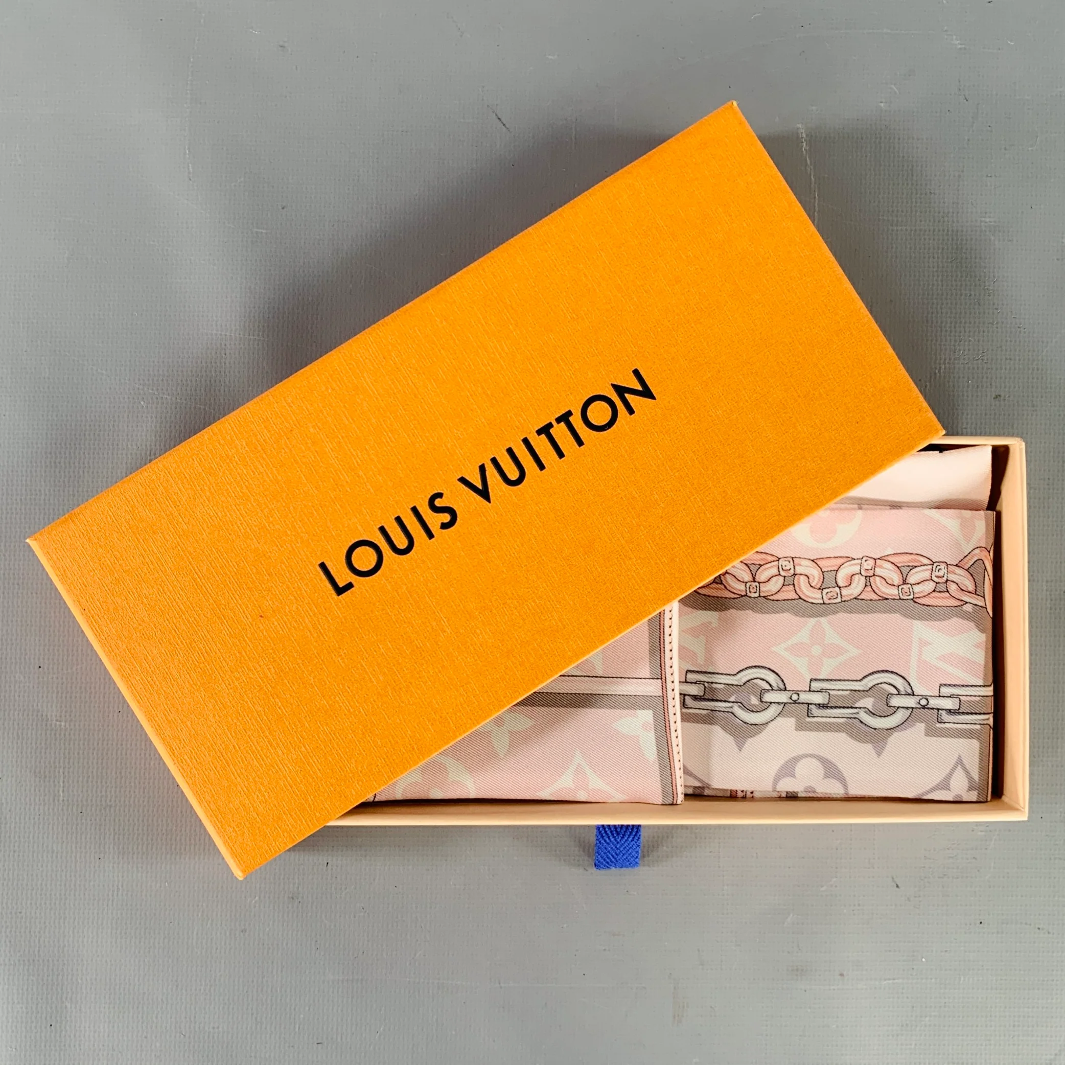 LOUIS VUITTON White Pink Chain Link Monogram Silk Scarf - Image 7