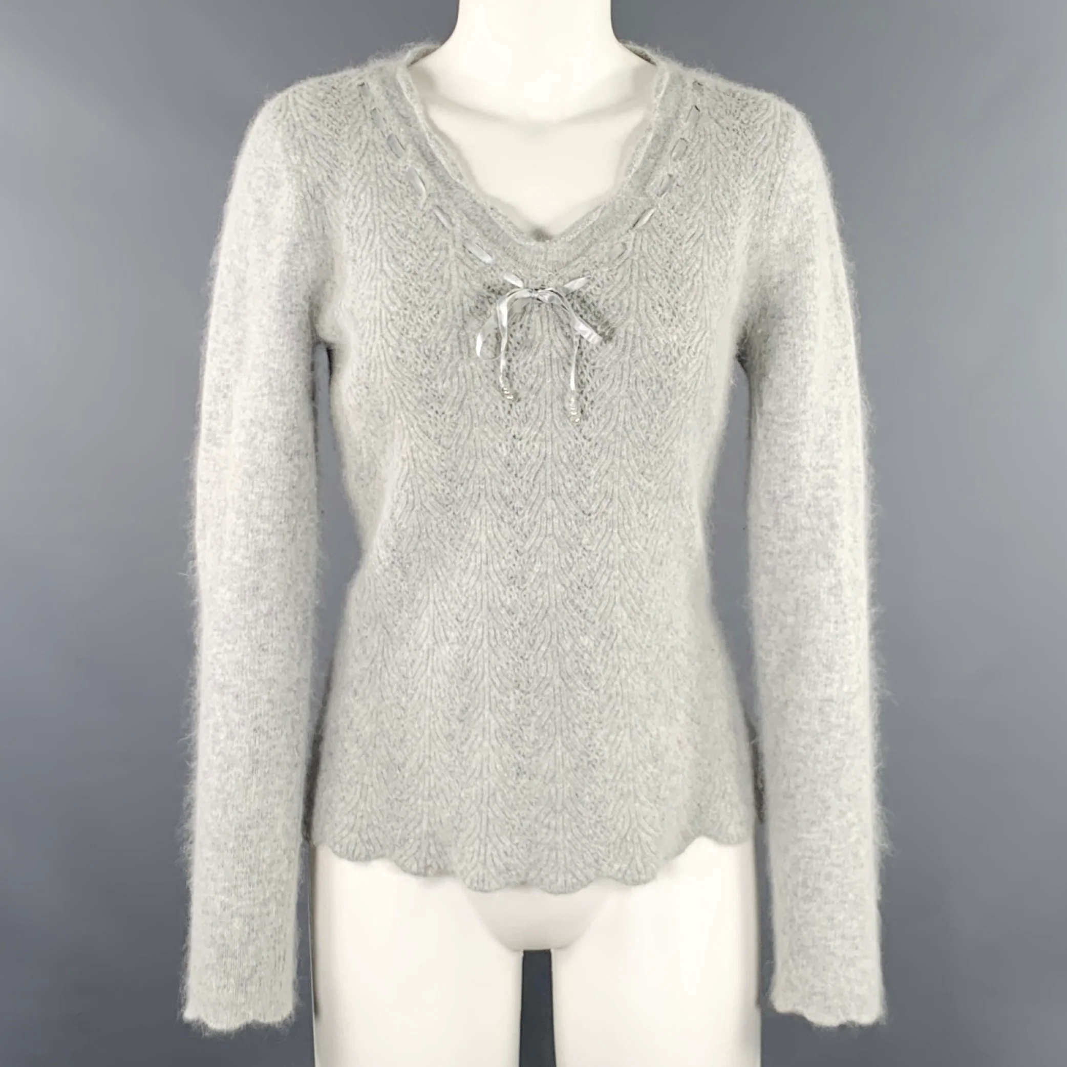 LUCY & LAUREL Size M Grey Nylon Blend Ribbon Trim V-Neck Sweater