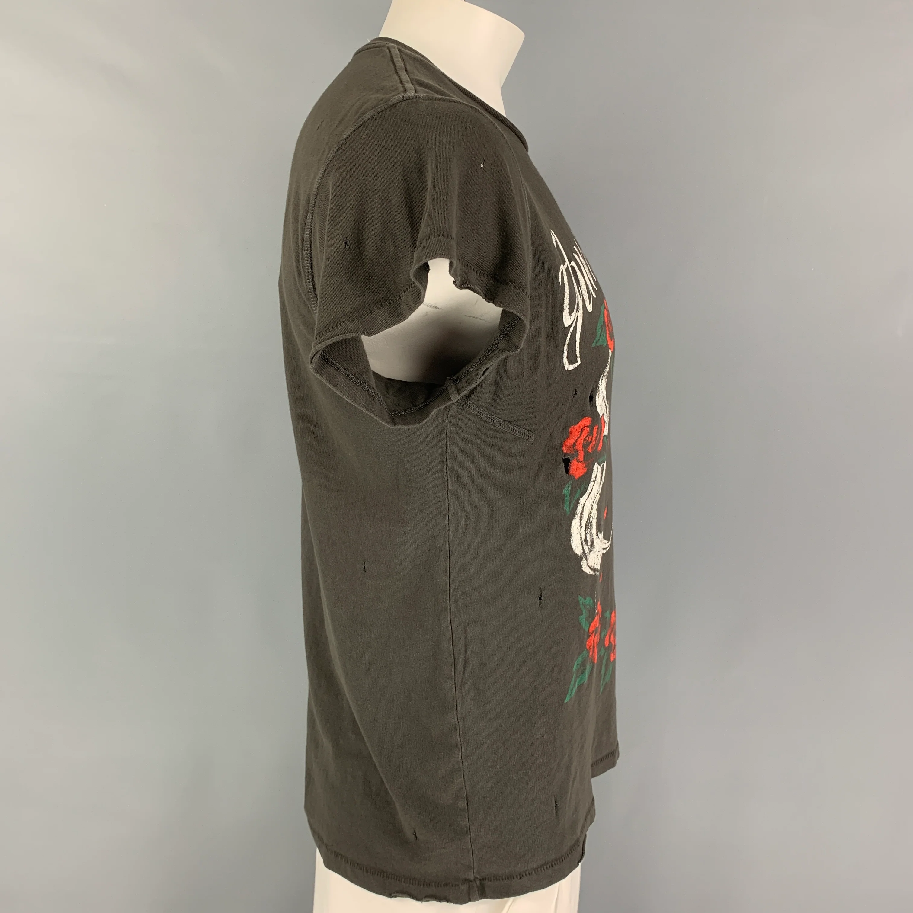 MADEWORN Size M Gray White Graphic Guns N' Roses T-shirt - Image 2