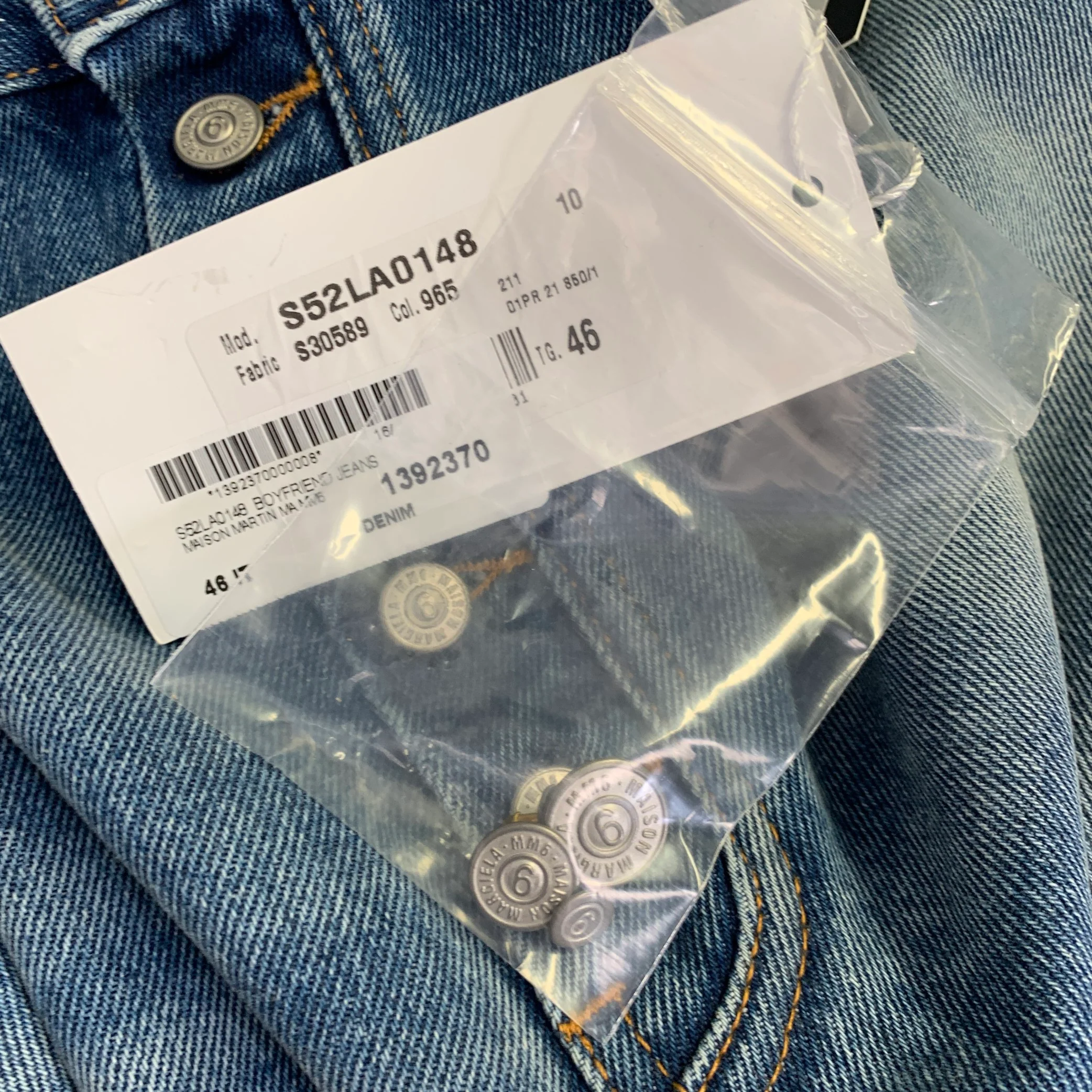 MAISON MARGIELA Size 10 Medium Wash Denim Cotton Jeans - Image 9