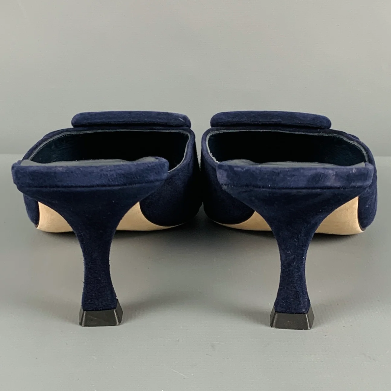 MANOLO BLAHNIK Size 10 Navy Suede Pumps - Image 3