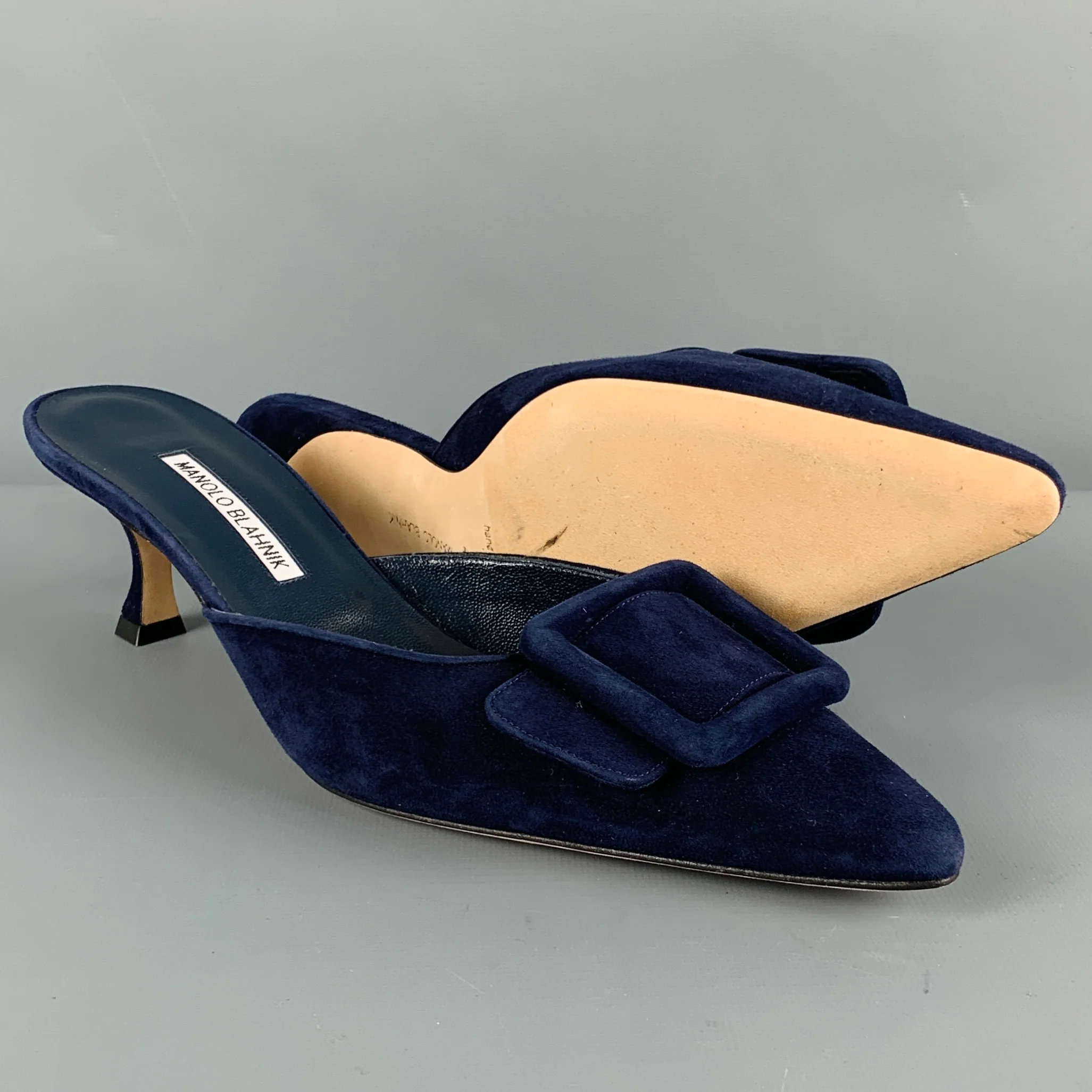 MANOLO BLAHNIK Size 10 Navy Suede Pumps - Image 5