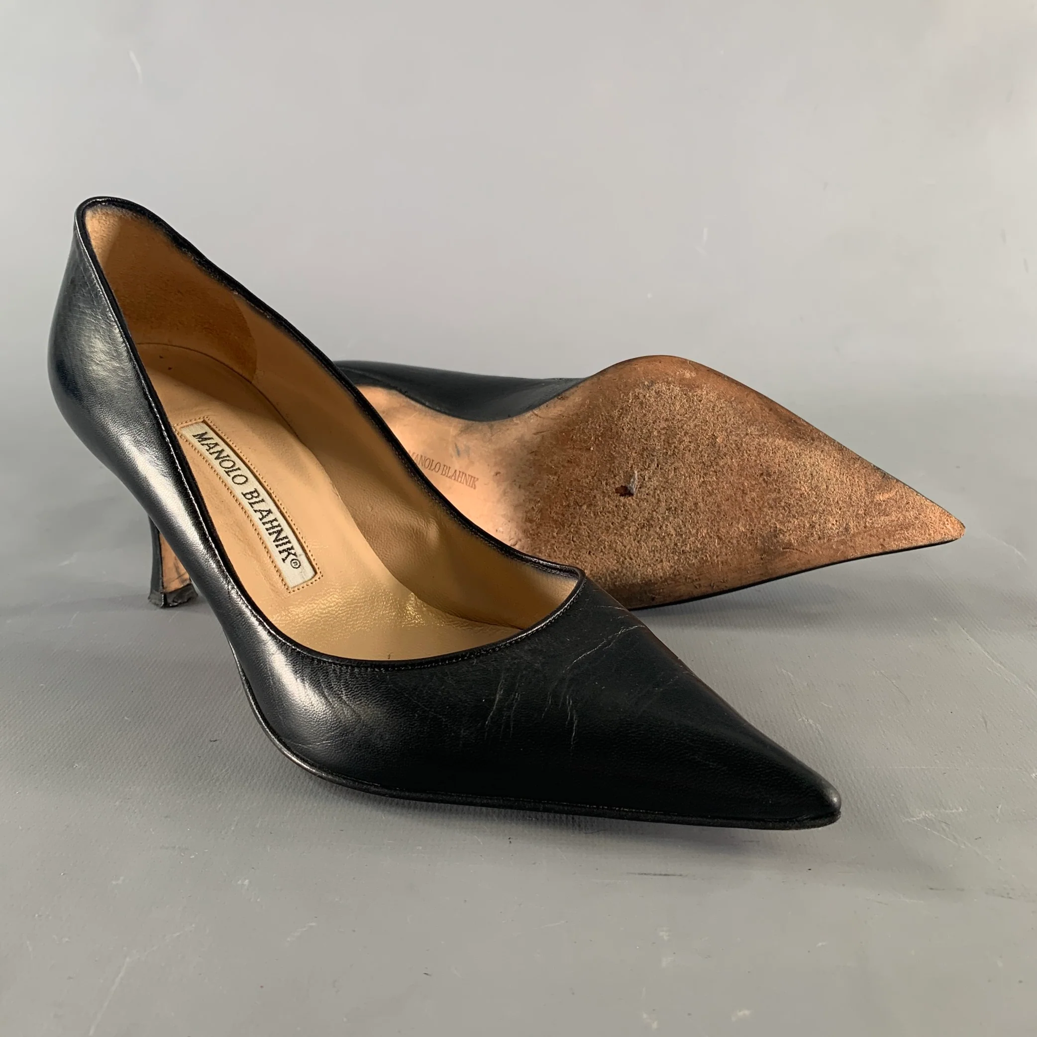 MANOLO BLAHNIK Size 7 Black Leather Pointed Toe Pumps - Image 5