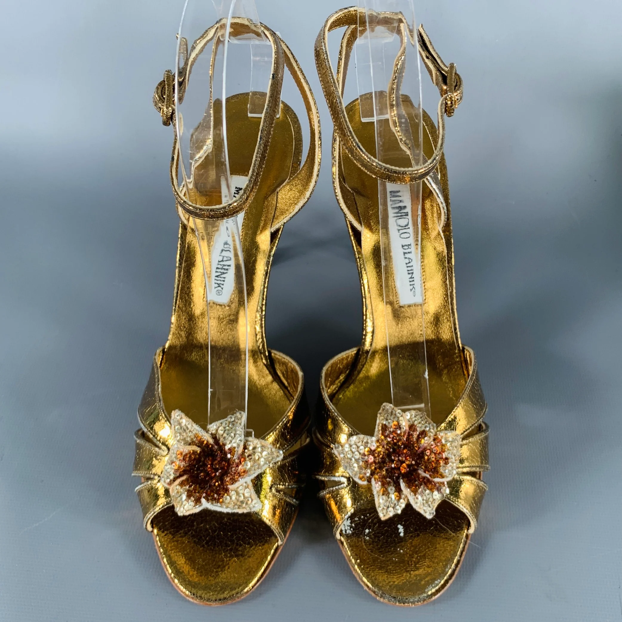 MANOLO BLAHNIK Size 8 Gold Leather Crackled Beaded Sandals - Image 4