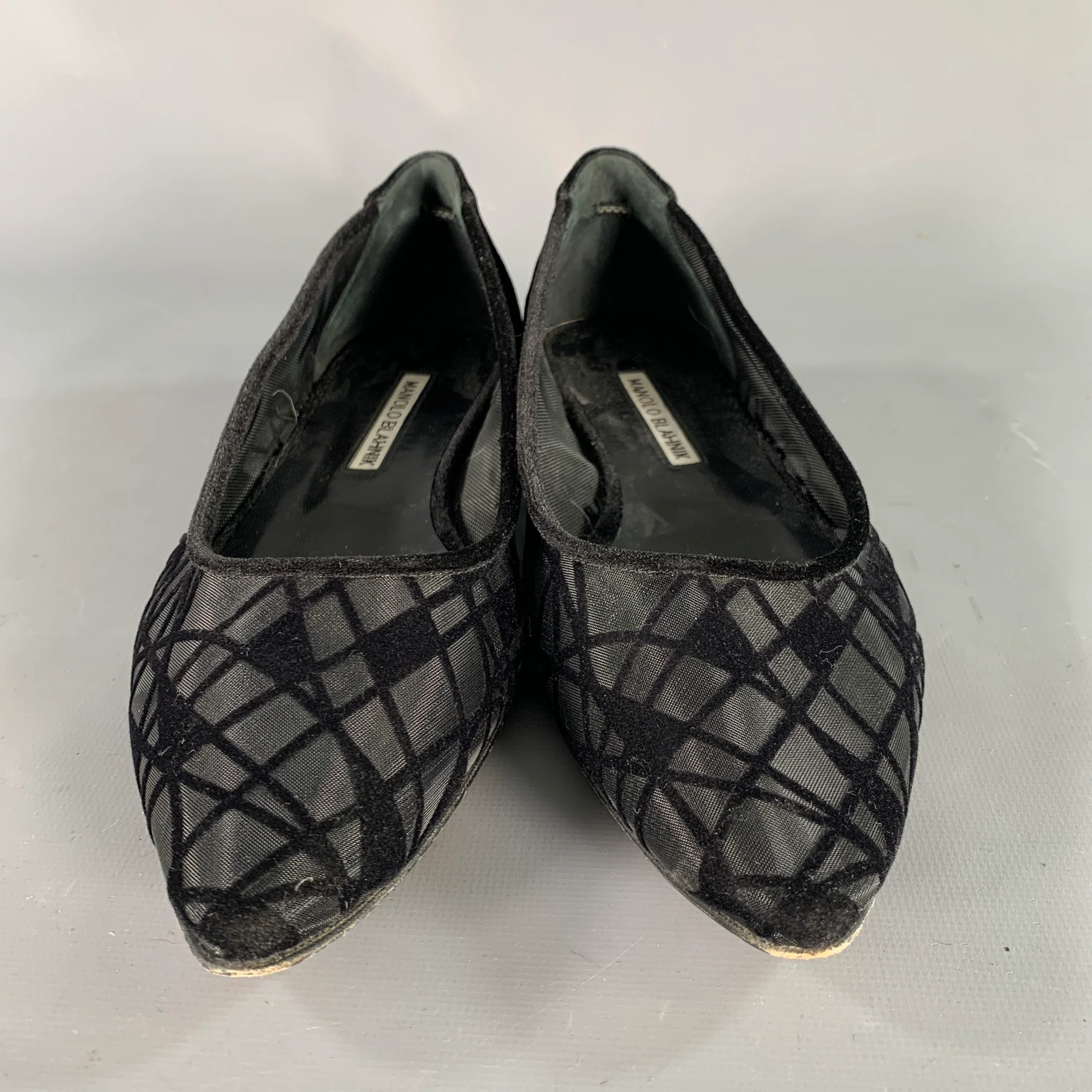 MANOLO BLAHNIK Size 9 Black Velvet Geometric Pointed Toe Flats - Image 4