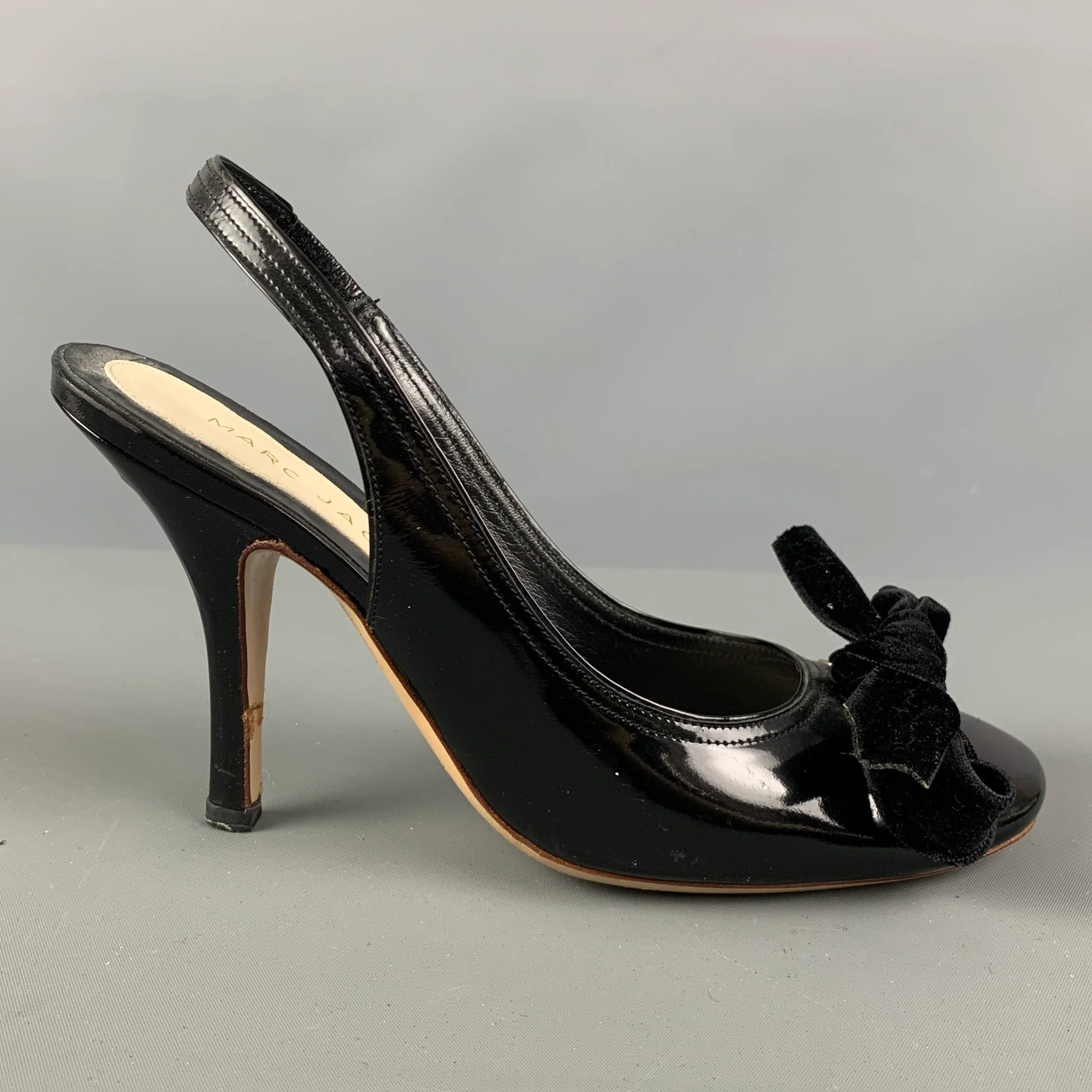 MARC JACOBS Size 6.5 Black Velvet Patent Leather Slingback Pumps - Image 2