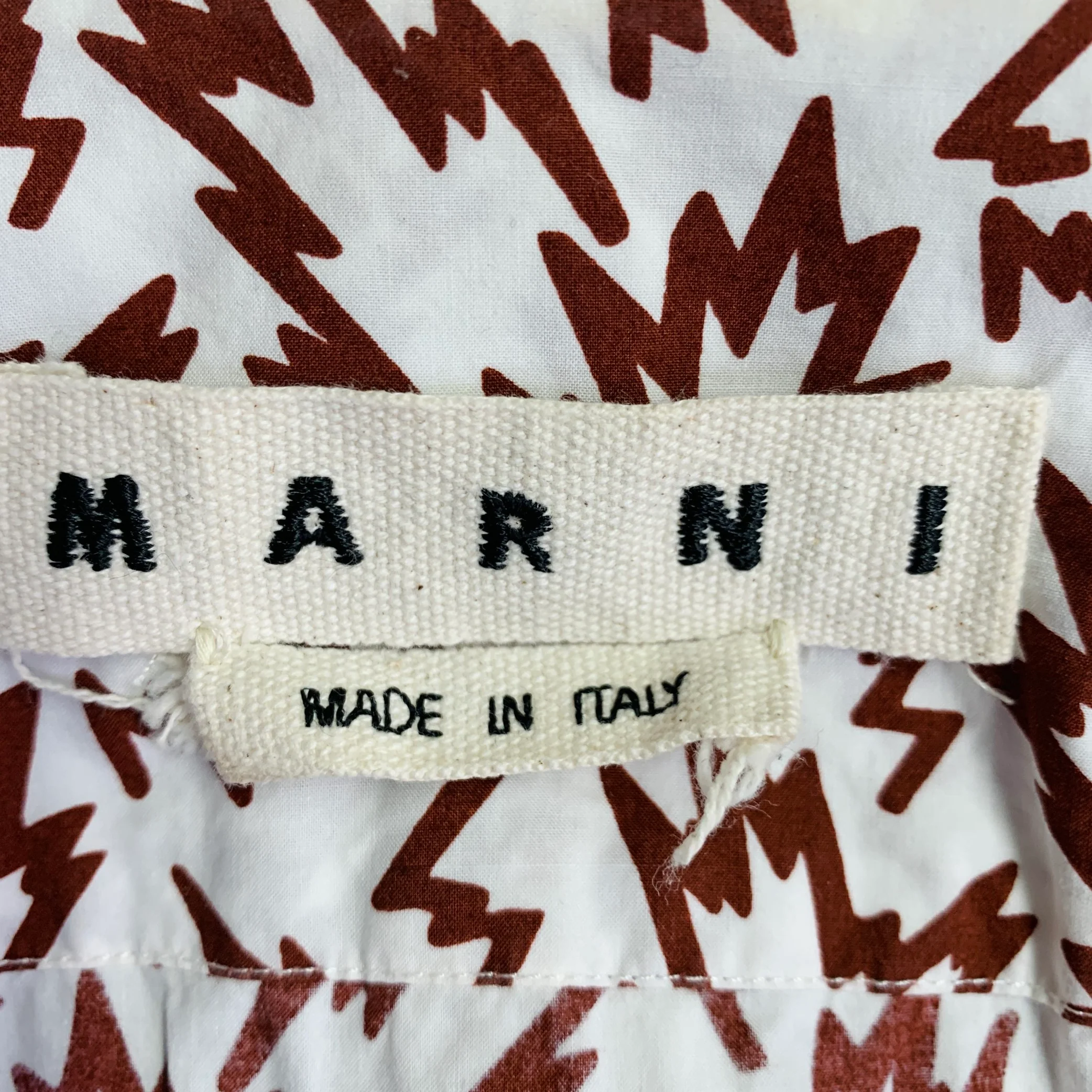 MARNI Size S White Burgundy Abstract Print Cotton Button Up Short Sleeve Shirt - Image 5