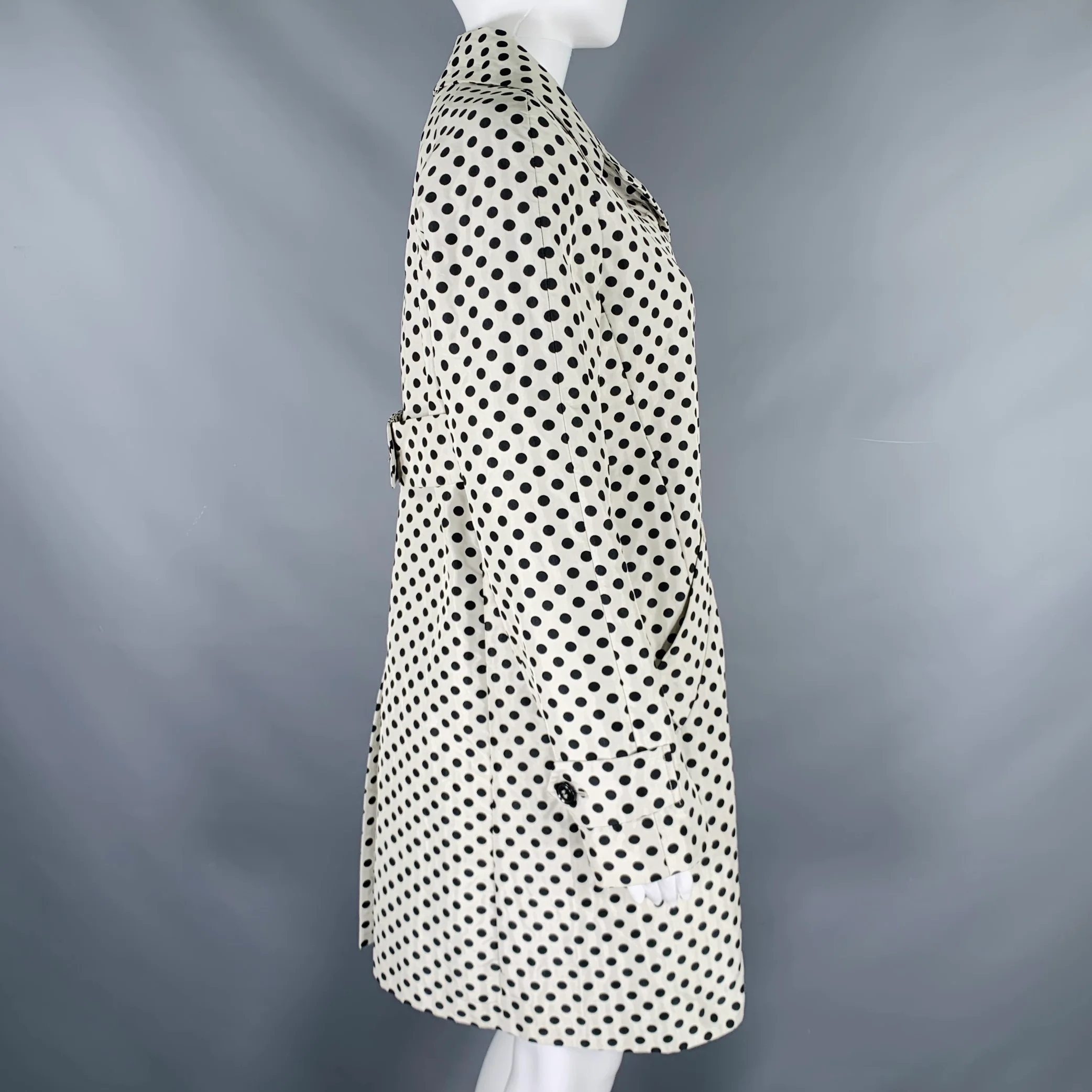MAX MARA Size 6 White Black Polyester Polka Dot Buttoned Coat - Image 3