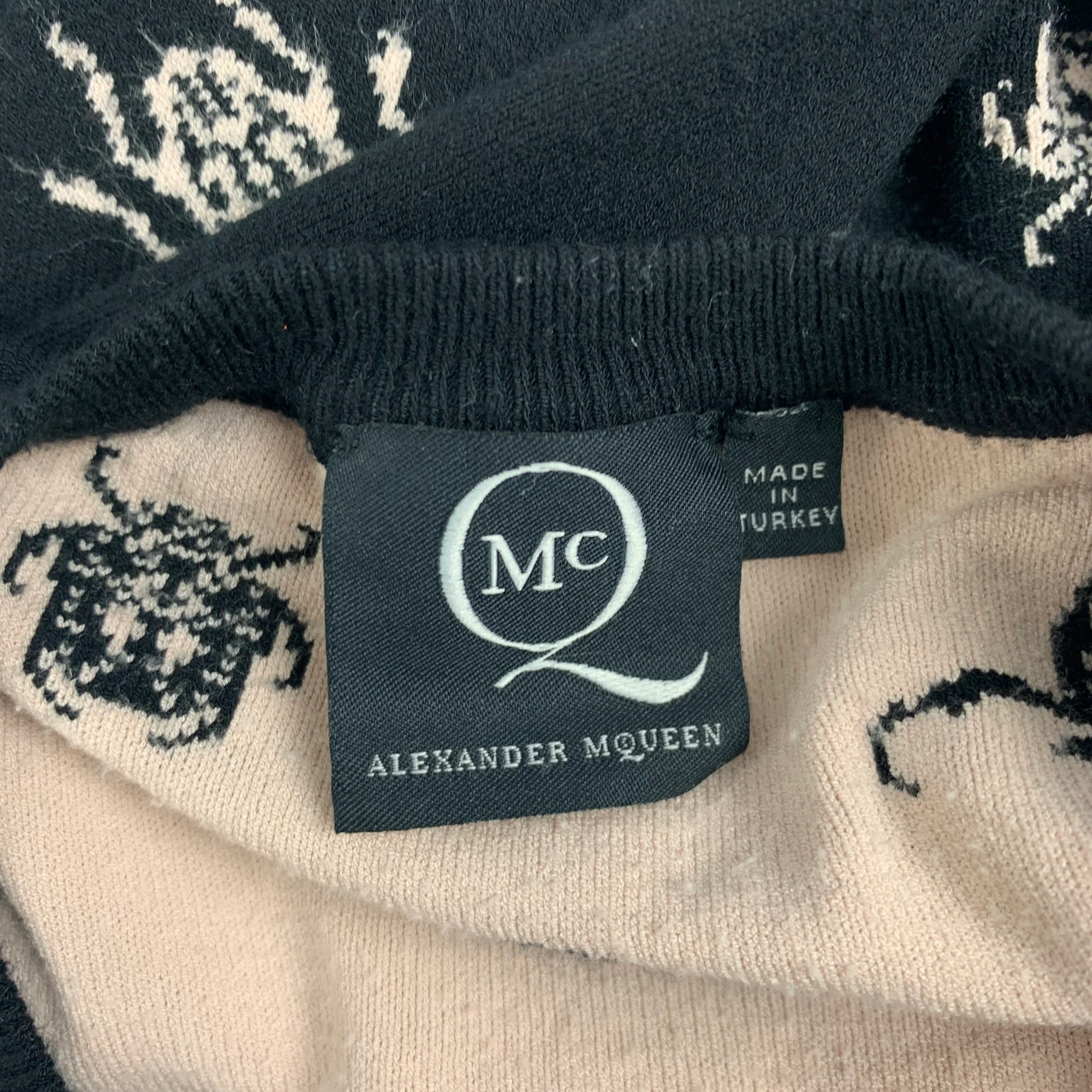 MCQ by ALEXANDER MCQUEEN Size M Black Pink Crew-Neck Casual Top - Image 4
