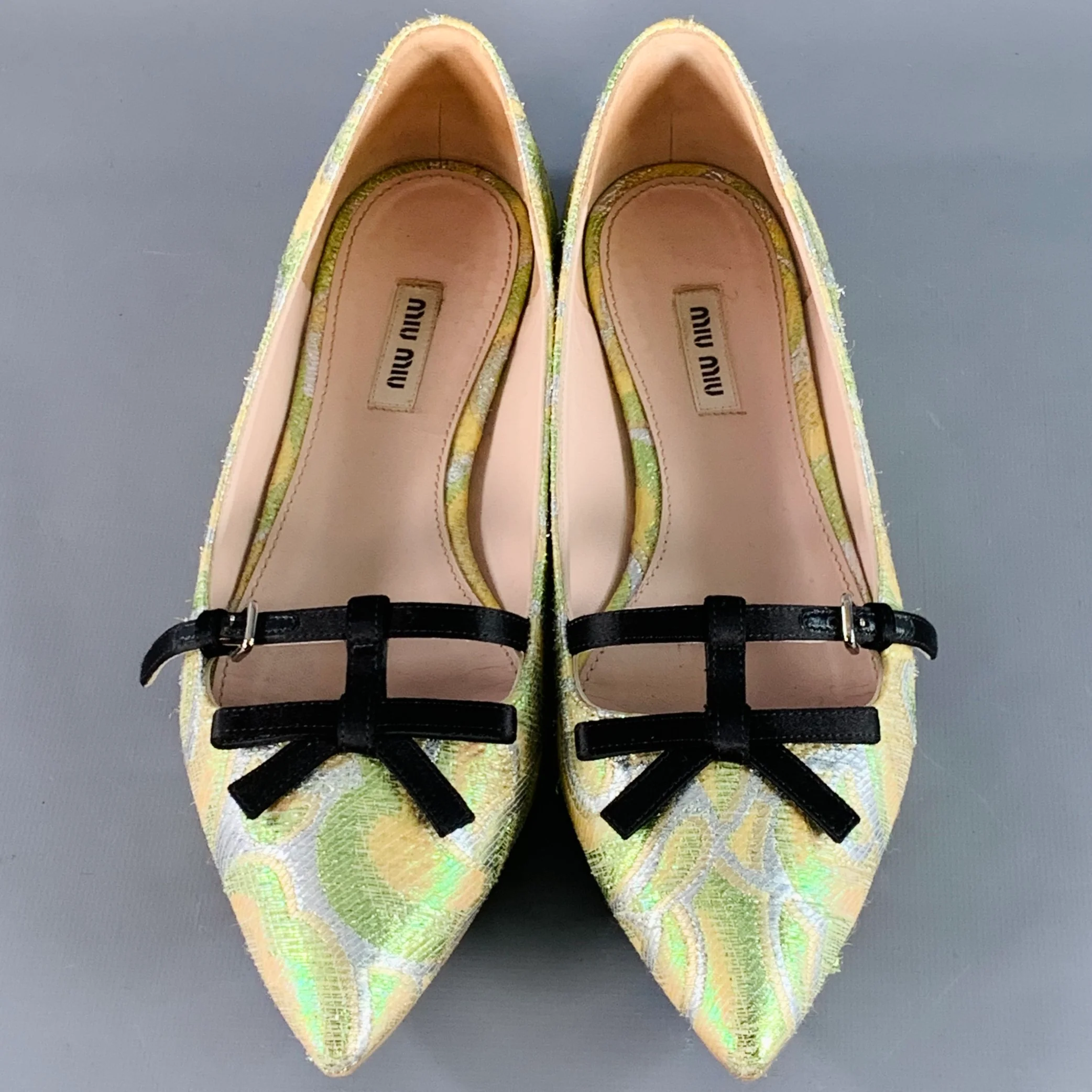 MIU MIU Size 8.5 Green Silver Paisley Textured Pointed Toe Bow Flats - Image 4