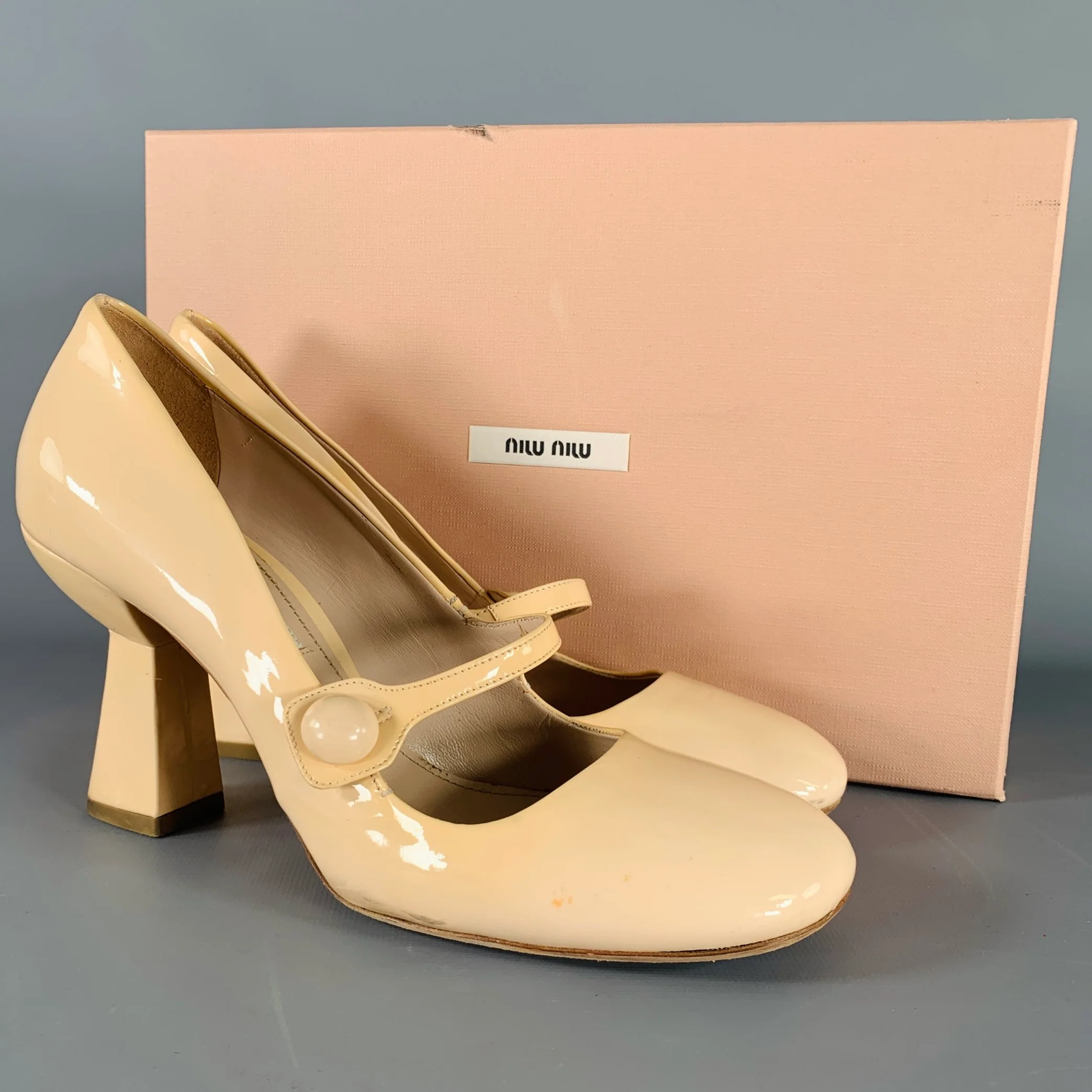 MIU MIU Size 8 Nude Patent Leather Mary Jane Pumps - Image 9