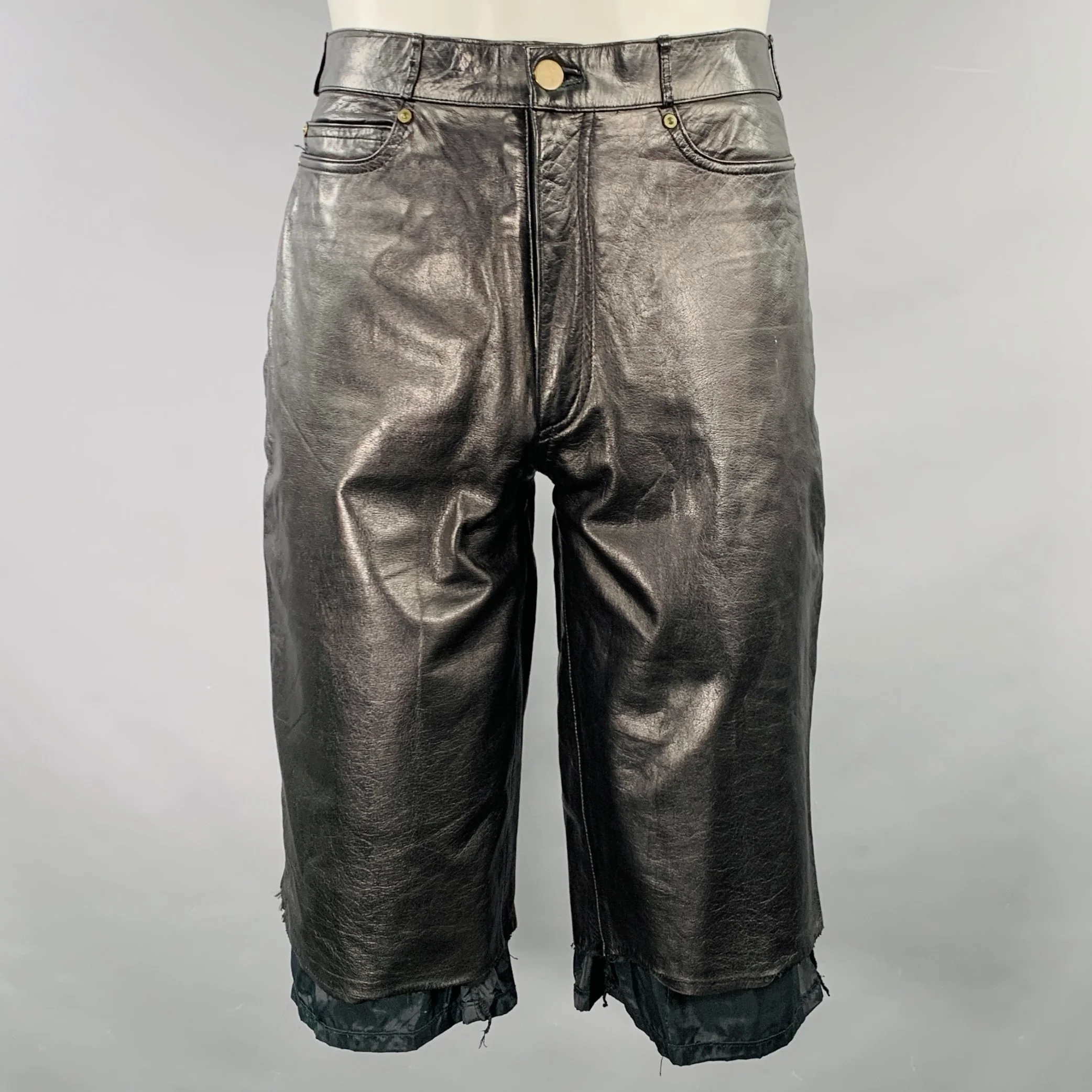 MODE SPECIALE' Size 33 Black Leather Five Pockets Cutoff Shorts