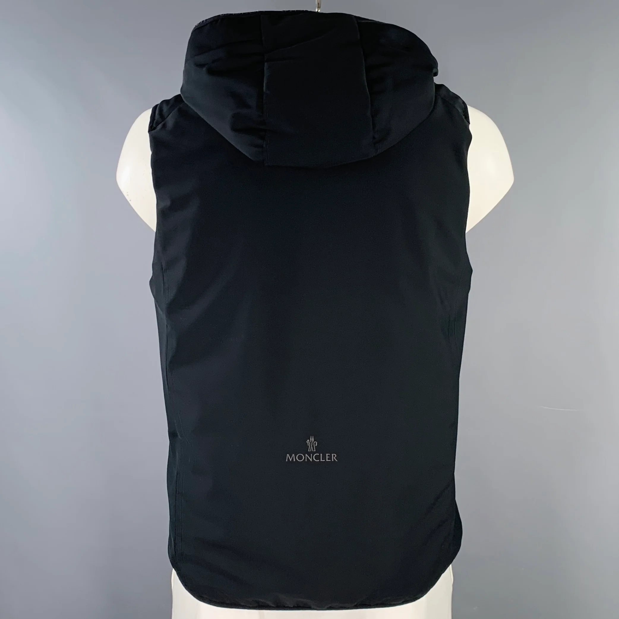 MONCLER Size L Black Polyamide Blend Softshell Hooded Zip Up Vest - Image 4