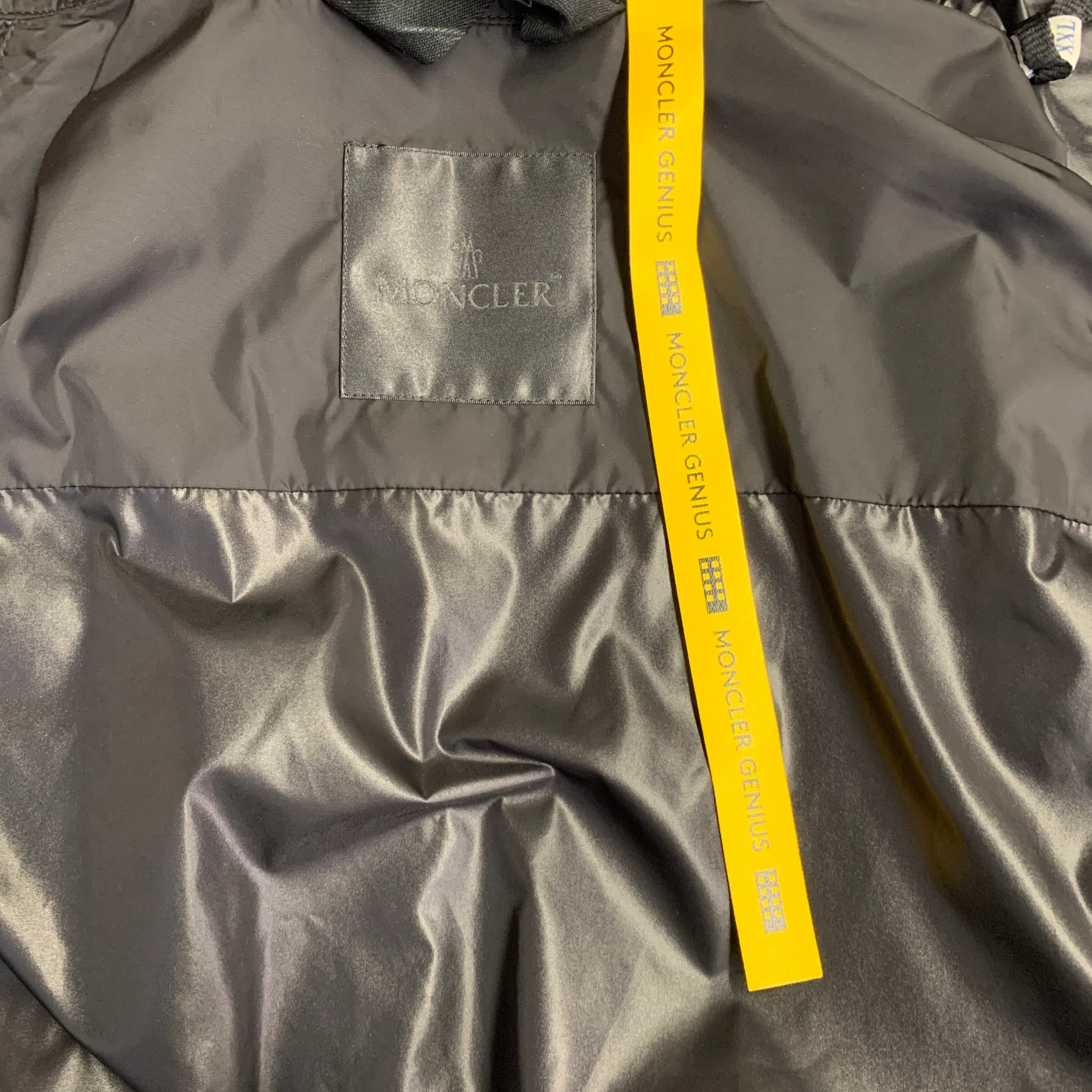 MONCLER Size XXL Black Polyamide Snaps Windbreaker Jacket - Image 6